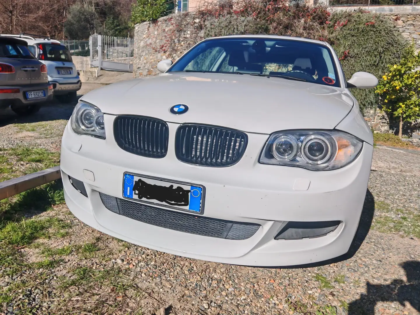 BMW 130 130i 3p Futura Weiß - 1