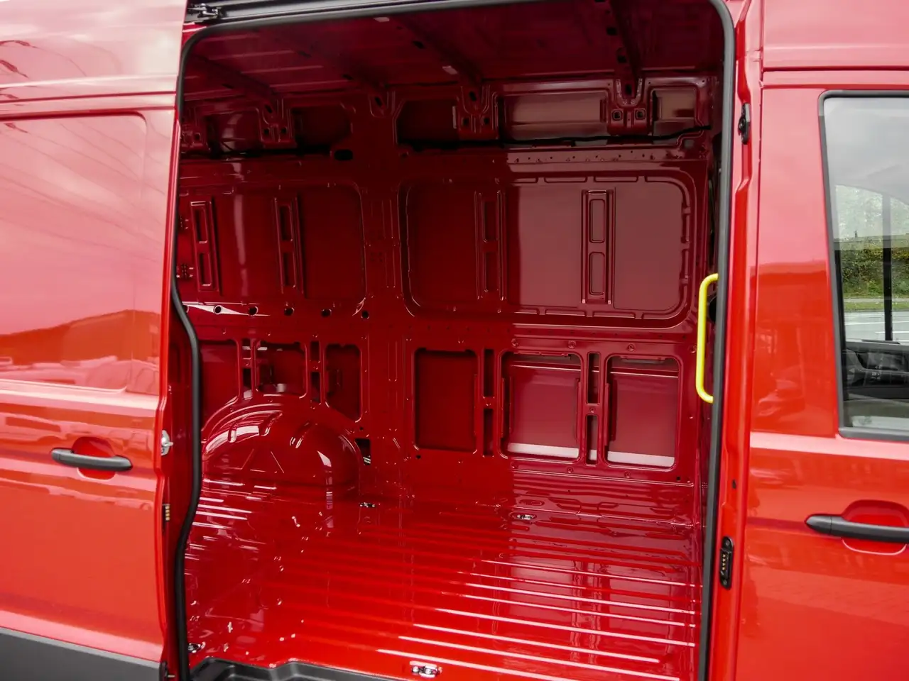 Volkswagen Crafter 35 Kasten MR HD Klima AHK PDC RKamera Ganzj.reifen 12