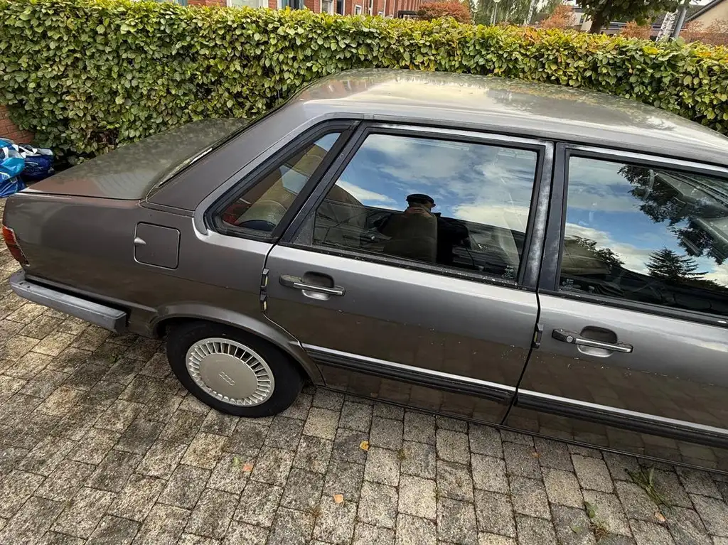 Audi 80 1984 из Европы — купить под ключ