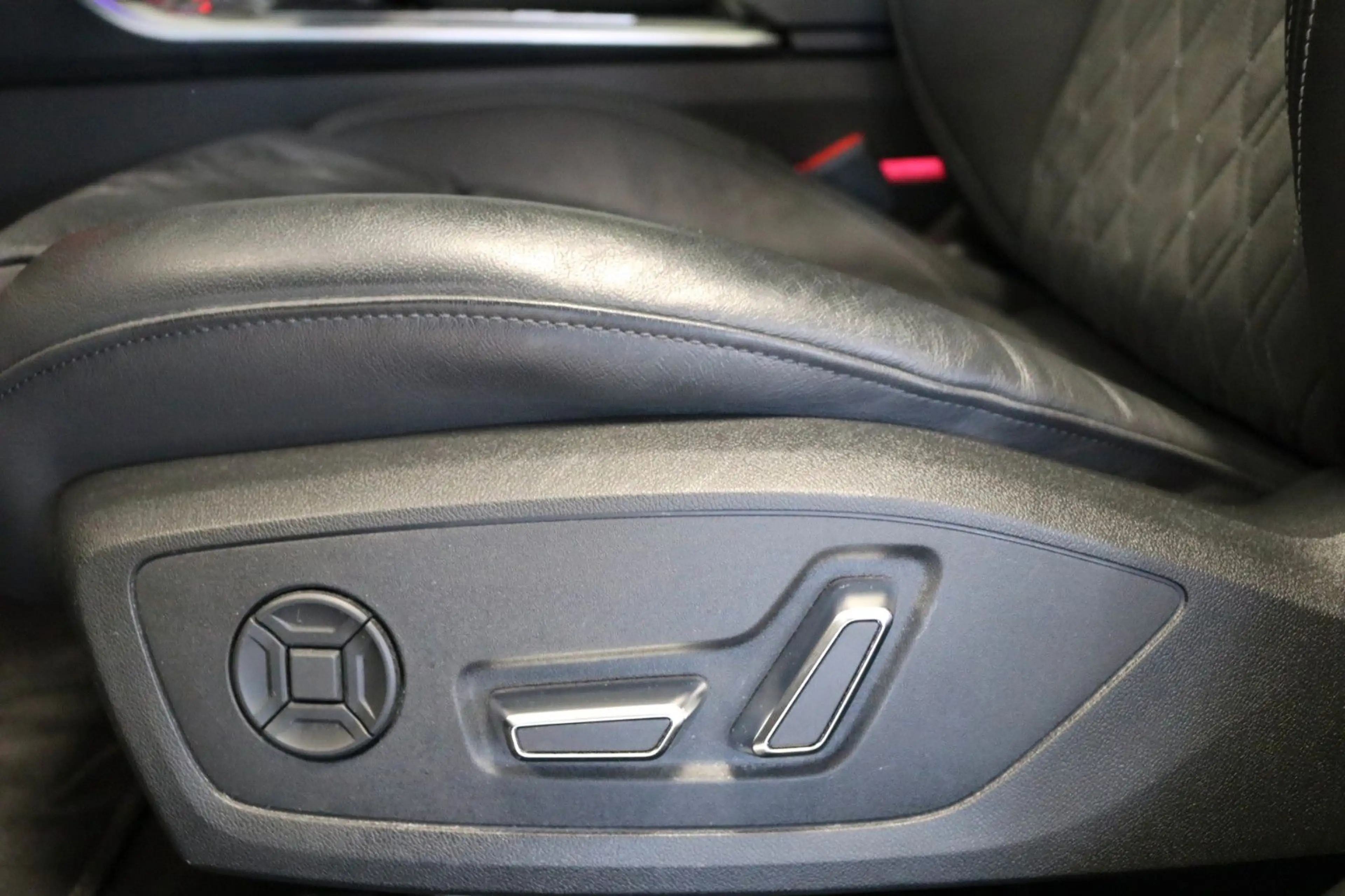 Audi S6 *Facelift* B&O Memory Kamera LED Black-Paket — photo 14
