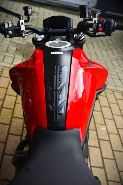 Ducati Monster 937 - foto 7