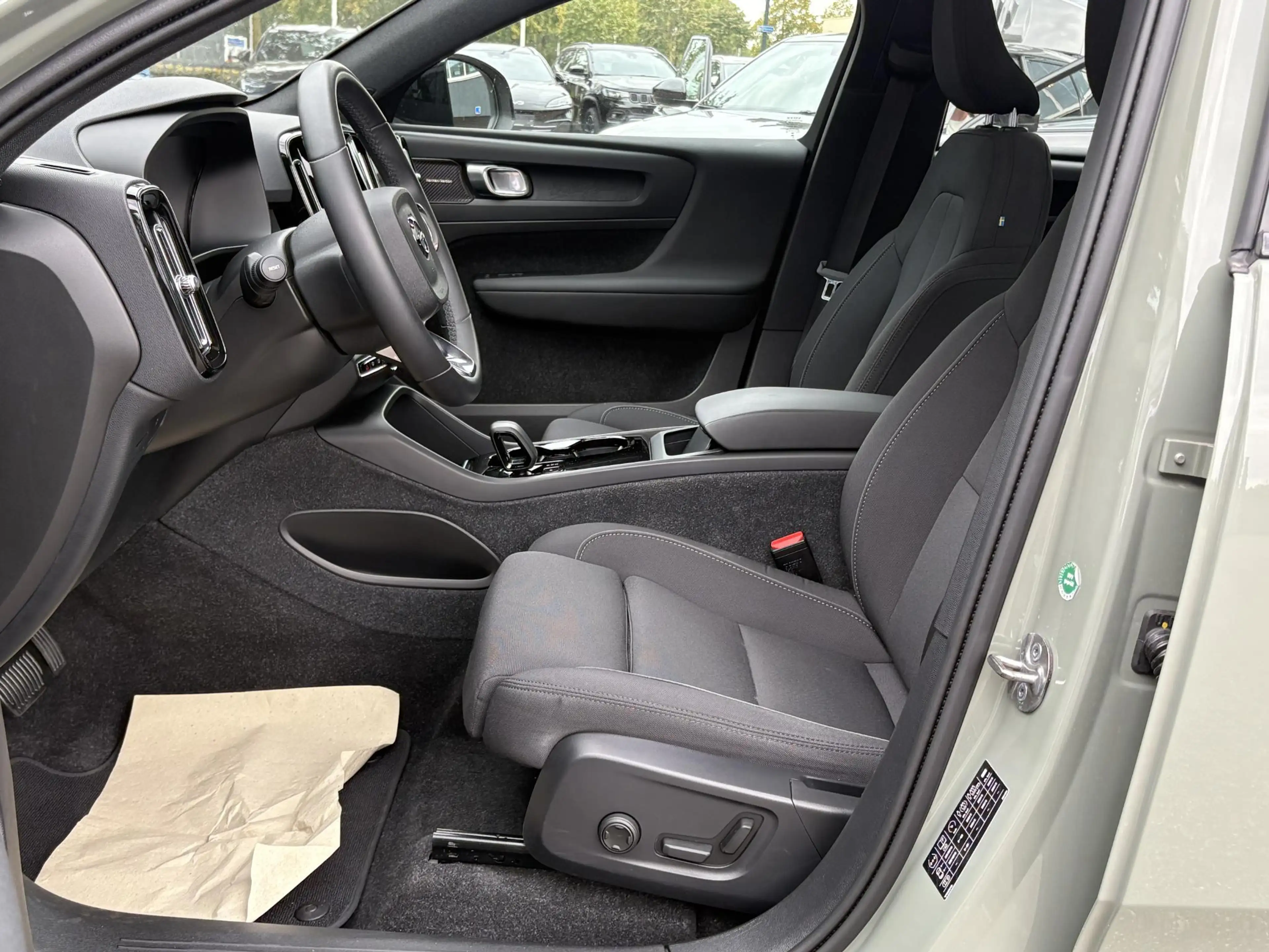 Volvo C40 Recharge Ultimate 69 kWh WAMTEPOMP | STOEL/STUURVE — photo 23