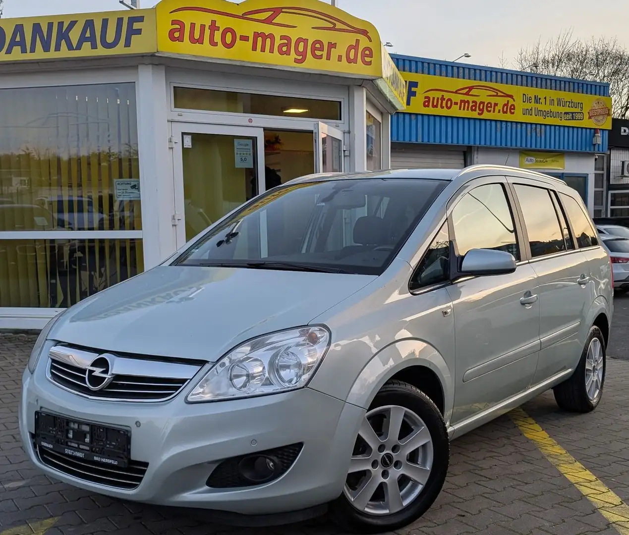 Opel Zafira B 1.6 CNG *7-SI*2Hd*Temp*AHK*Shz*TüvNeu Silber - 1
