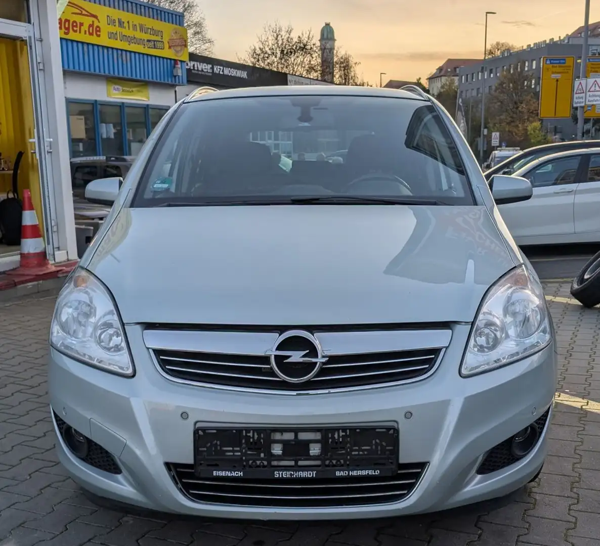 Opel Zafira B 1.6 CNG *7-SI*2Hd*Temp*AHK*Shz*TüvNeu Silber - 2