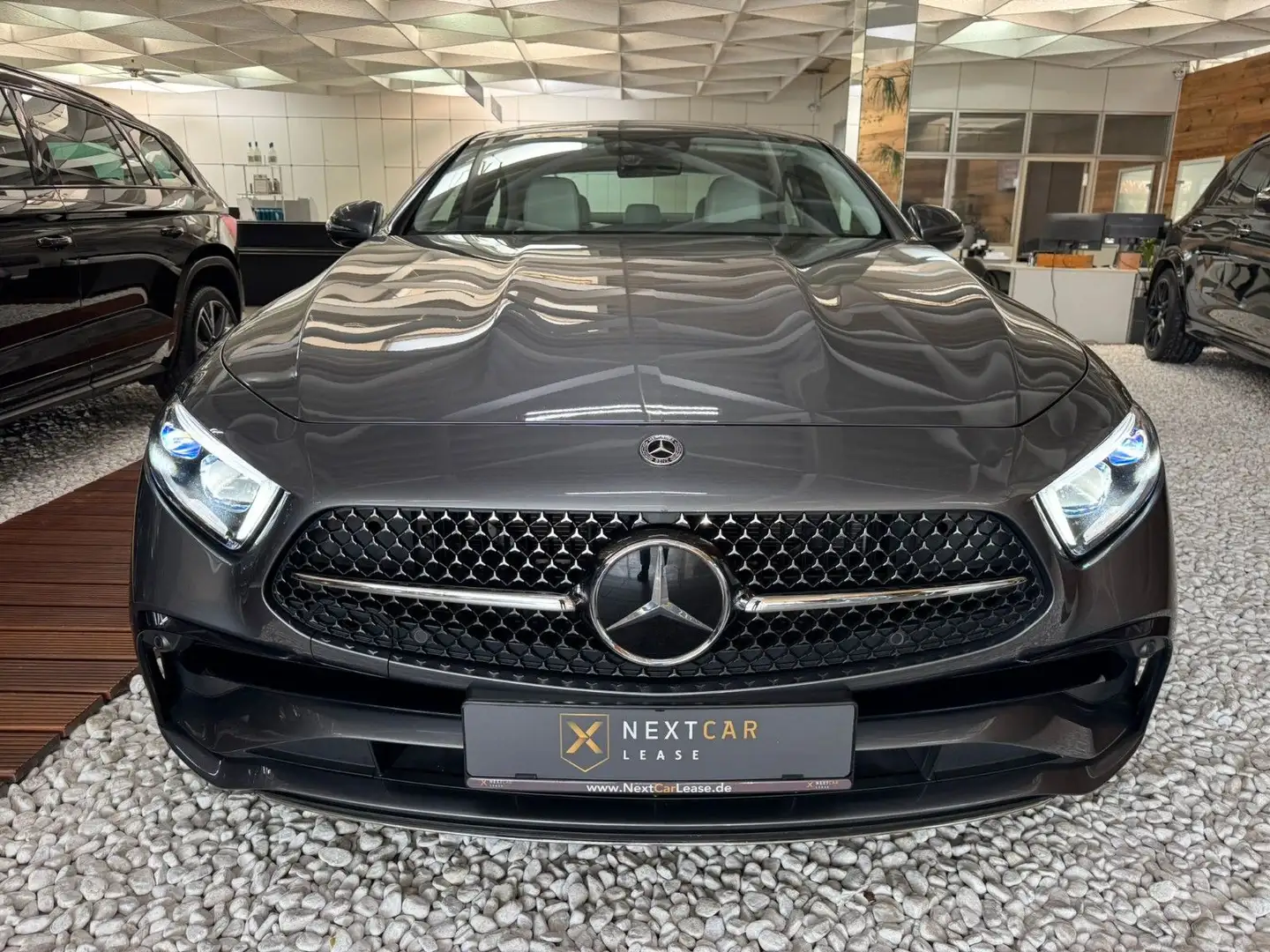Mercedes-Benz CLS 300 d 4Matic AMG Burm Multibeam Grau - 2