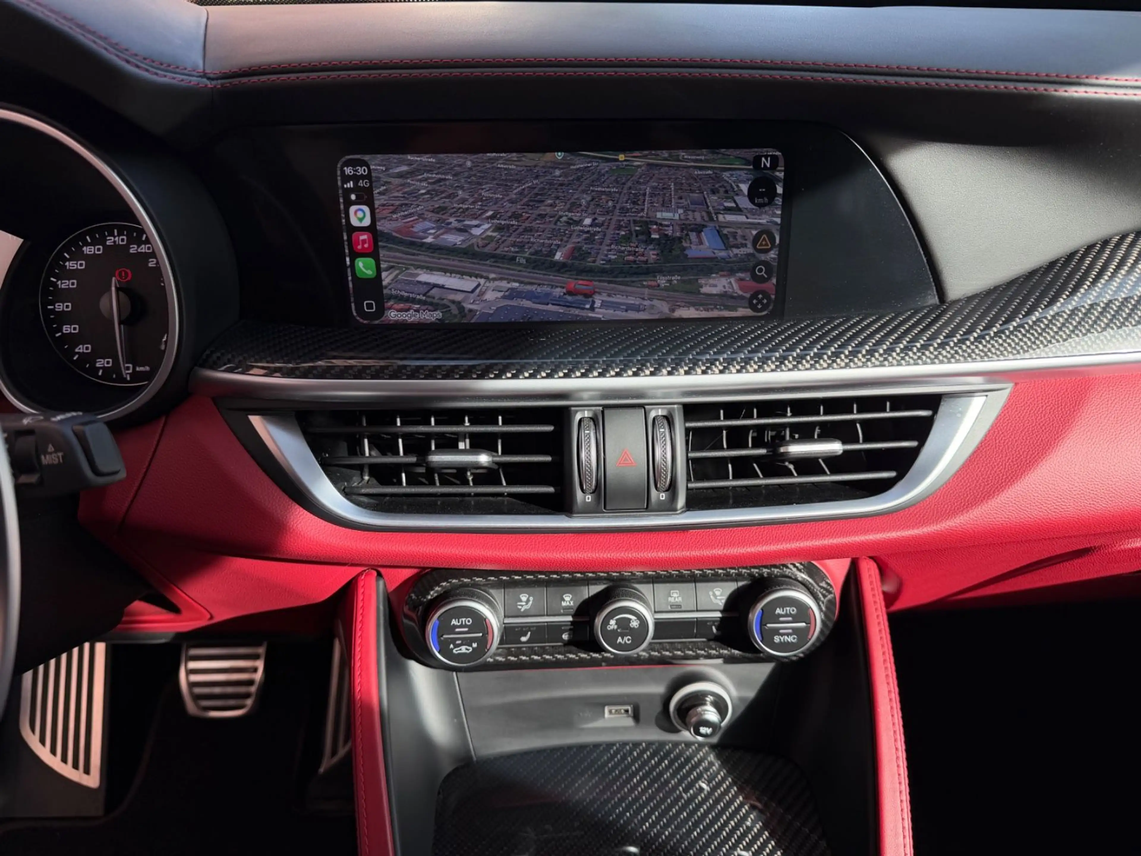 Alfa Romeo Stelvio Quadrifoglio Q4 *Carbon*Voll*8-Fach* — photo 15