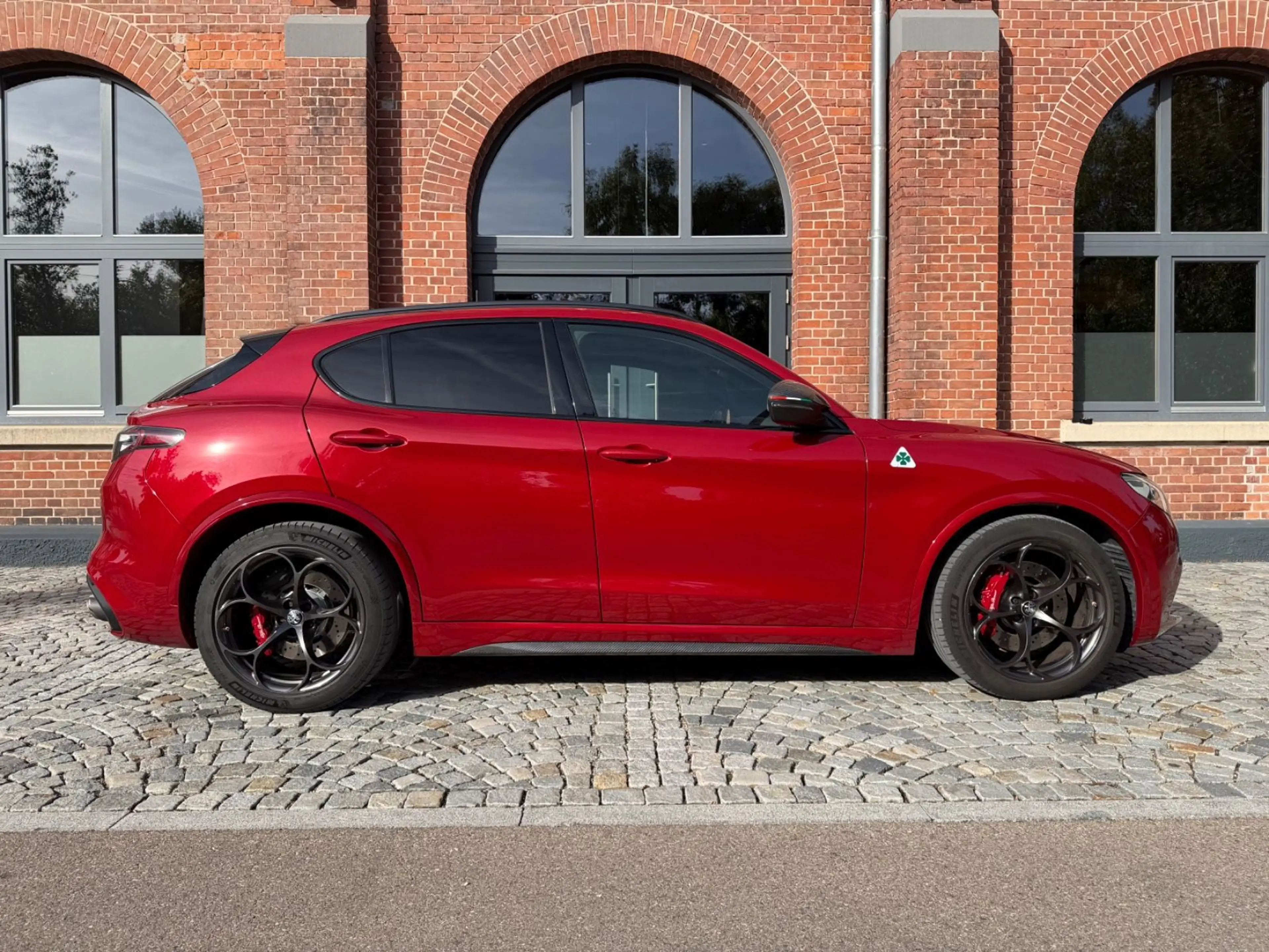 Alfa Romeo Stelvio Quadrifoglio Q4 *Carbon*Voll*8-Fach* — photo 2