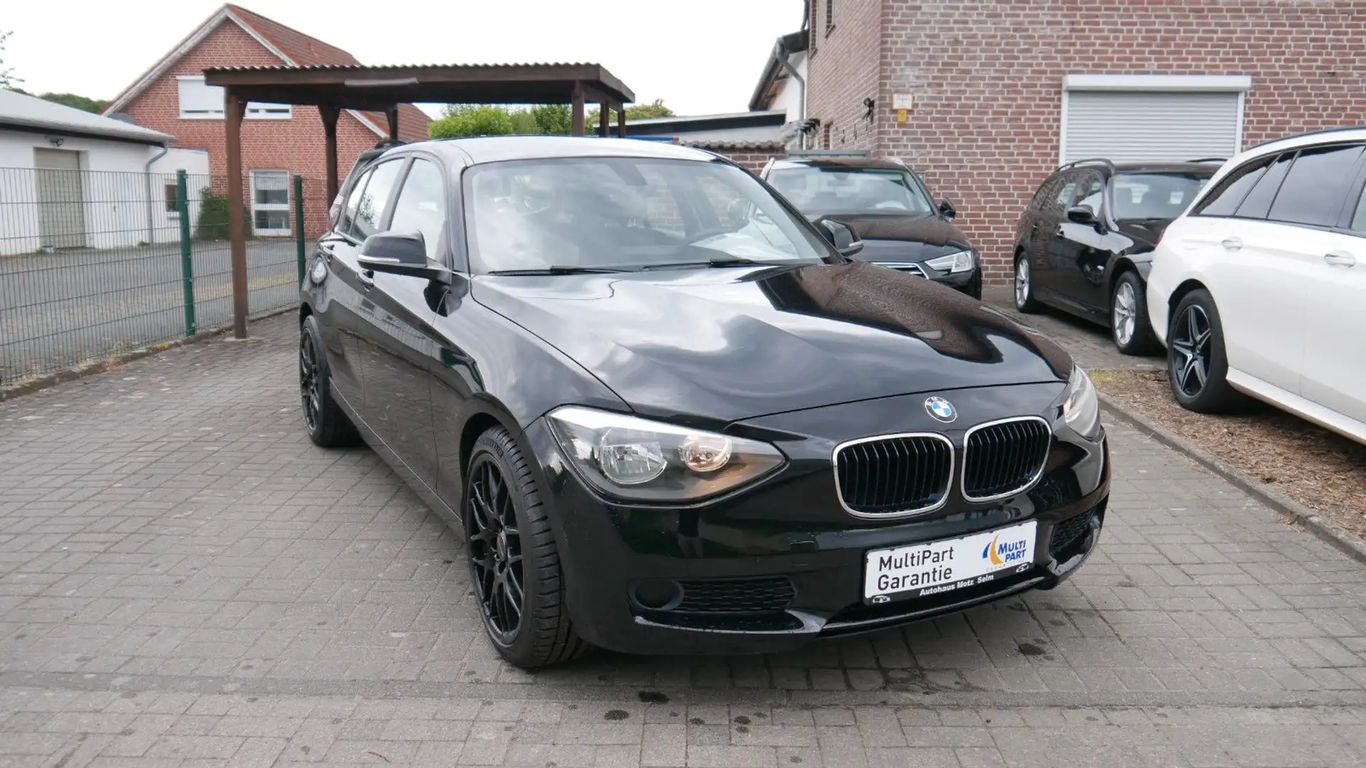 BMW 116 i Чорний - 1