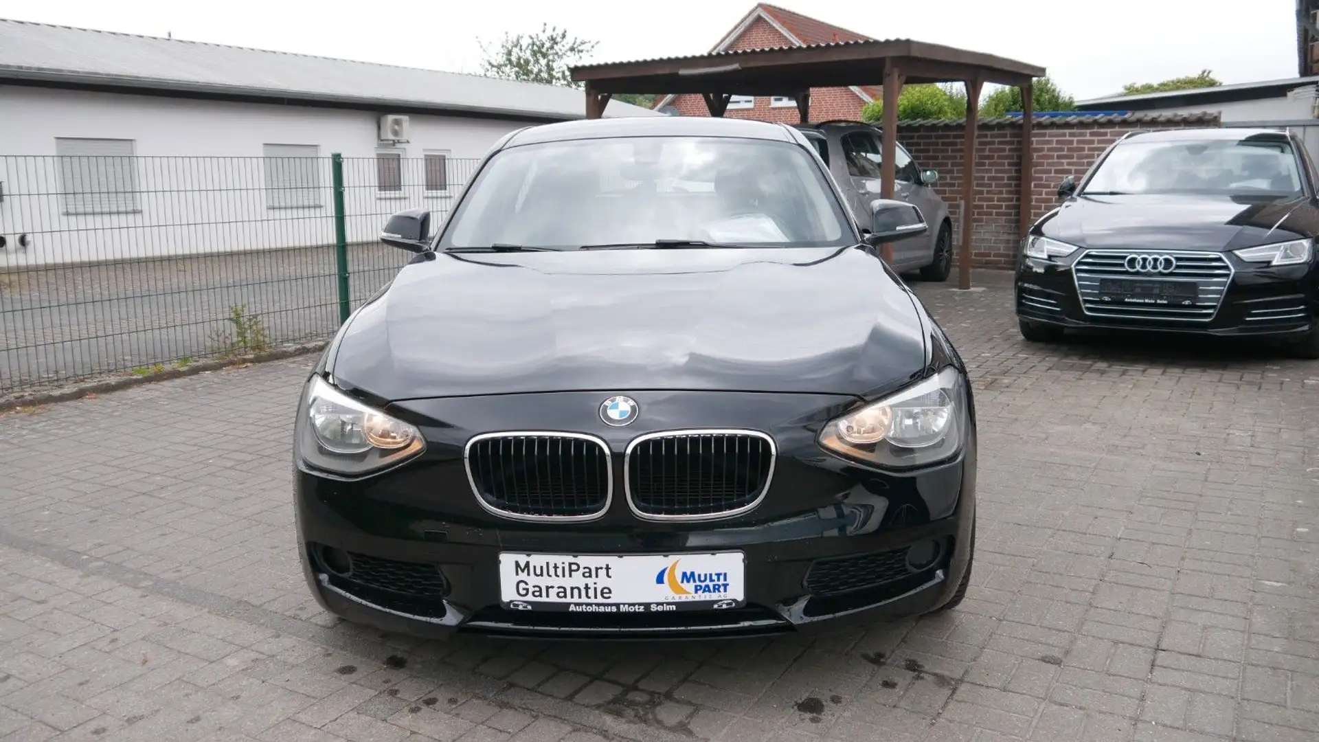 BMW 116 i Чорний - 2