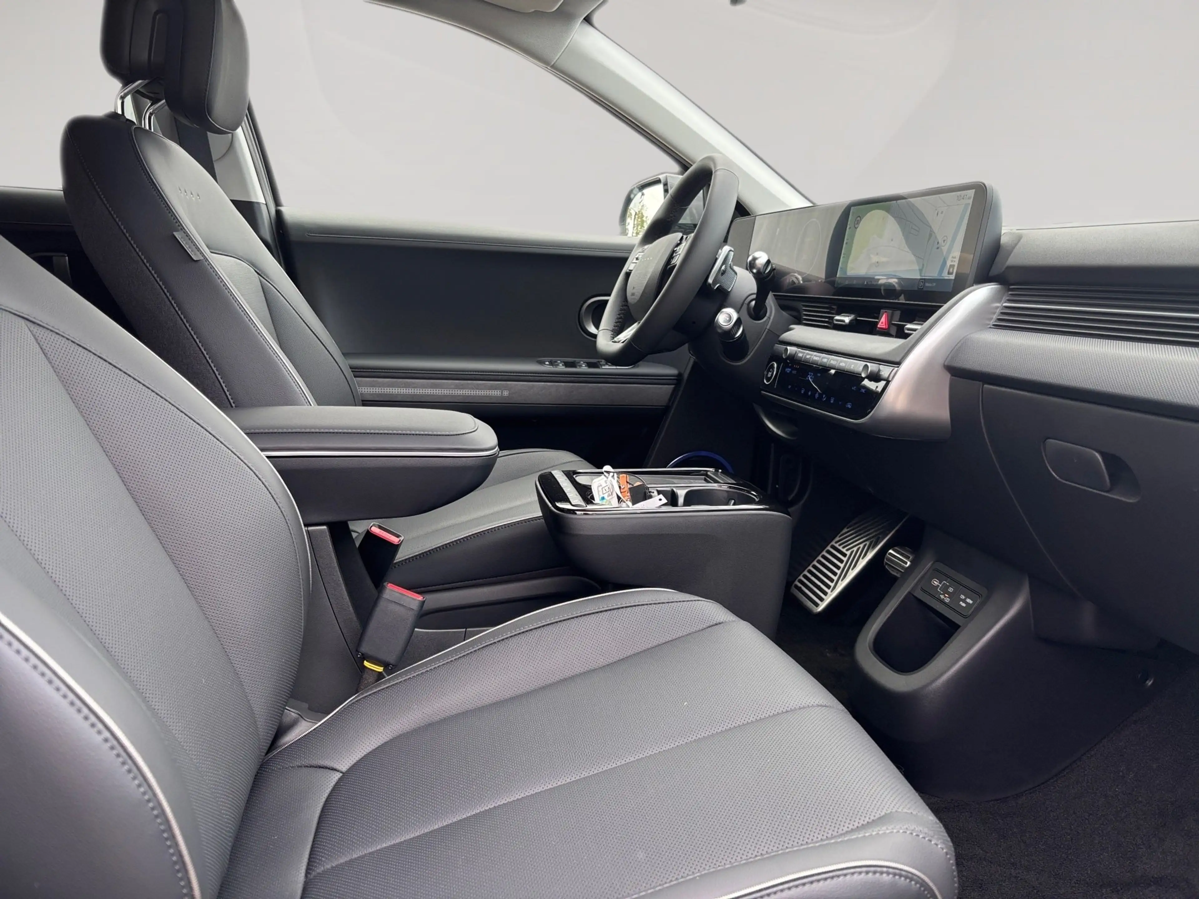 Hyundai IONIQ 5 84kWh UNIQ Allrad mit Panoramadach — photo 14