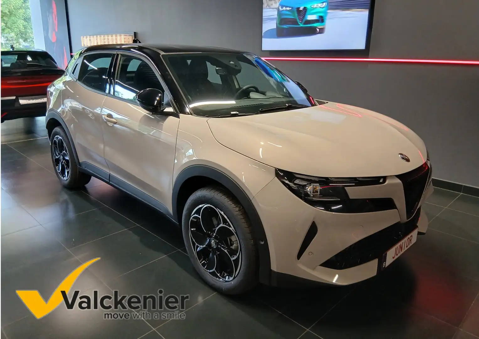 Alfa Romeo Junior 1.2 Turbo Hybrid Ibrida Bej - 1