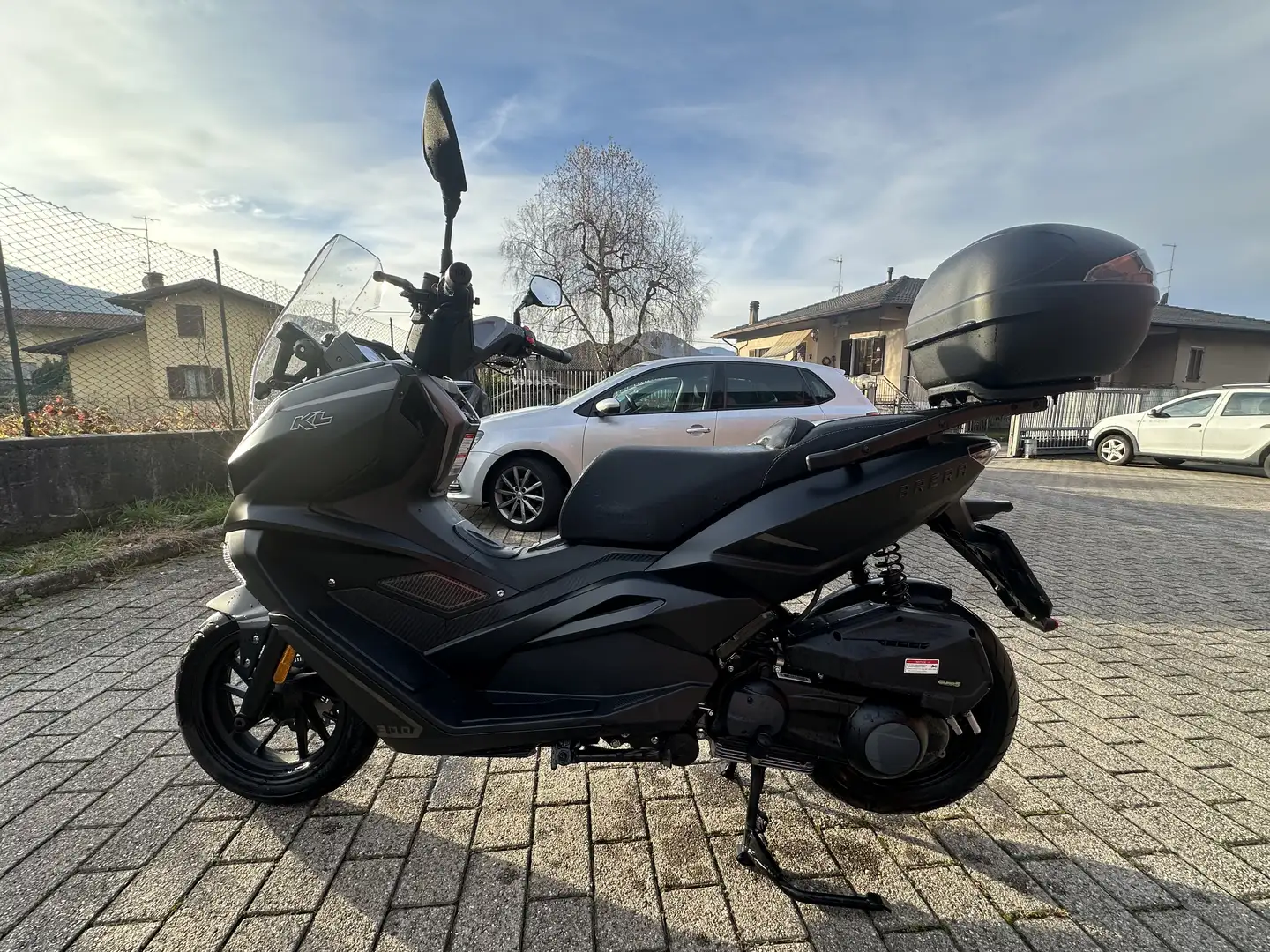 KL Motors Brera 300 - 2