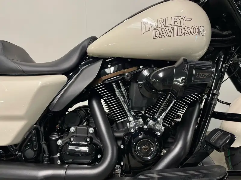 Harley-Davidson Street Glide - foto 2