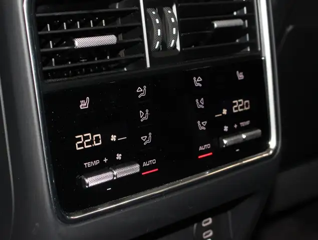 Porsche Cayenne view 15