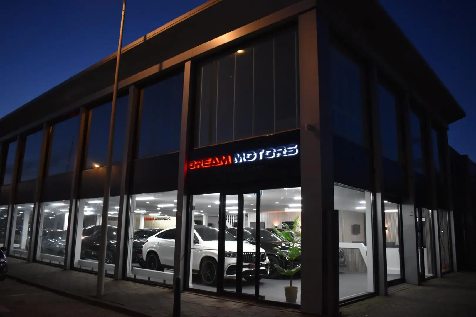 Mercedes-Benz E 400 e AMG 4MATIC 381pk | E53 AMG | SUPERSCREEN | STOEL Noir - 2