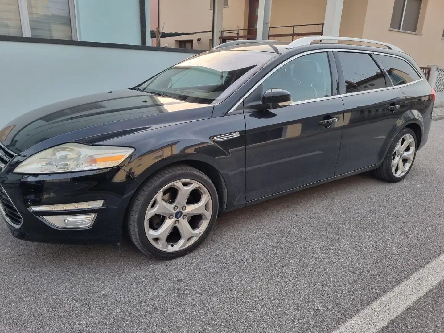 Ford Mondeo Mondeo SW 2.0 tdci Titanium c/radio 163cv Negro - 1