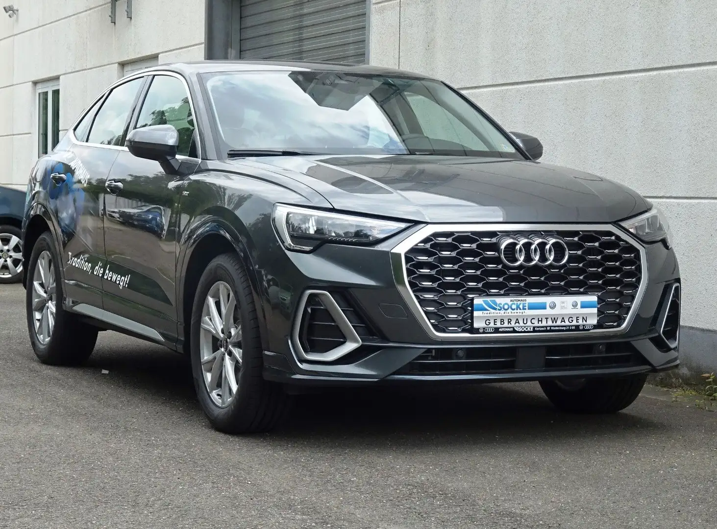 Audi Q3 Sportback 35 TFSI S-tronic/LED/Navi/GRA Gris - 2
