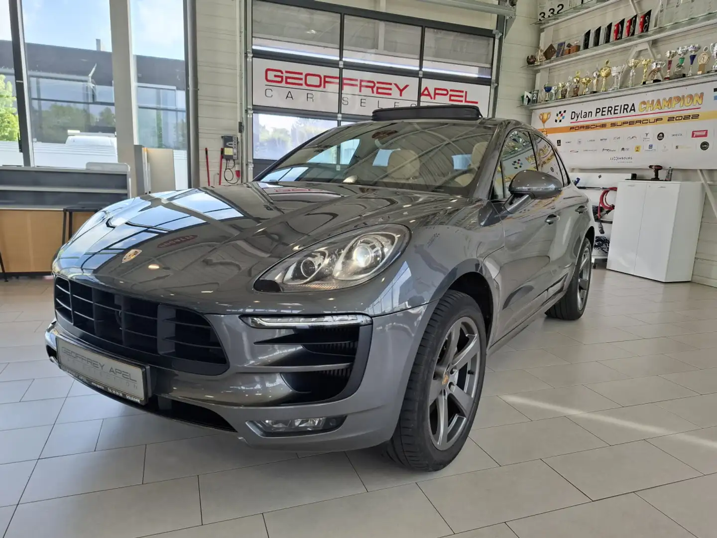 Porsche Macan 3.0 S BOSE PANO CUIR NAVI siva - 1