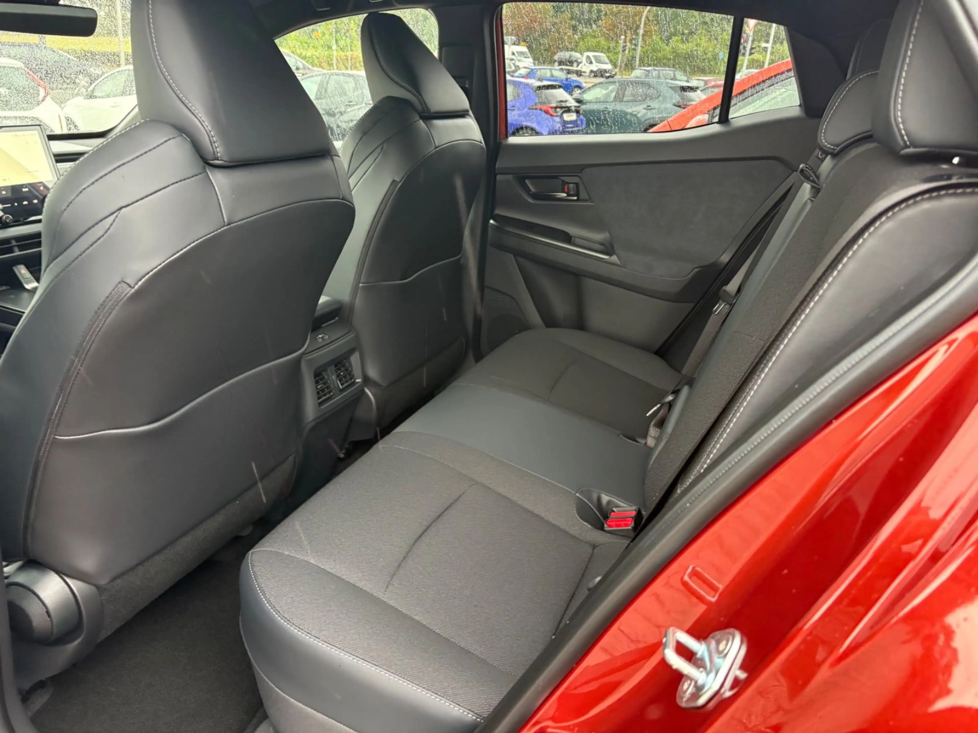 Toyota C-HR +  Teamplayer **SOFORT** — photo 5