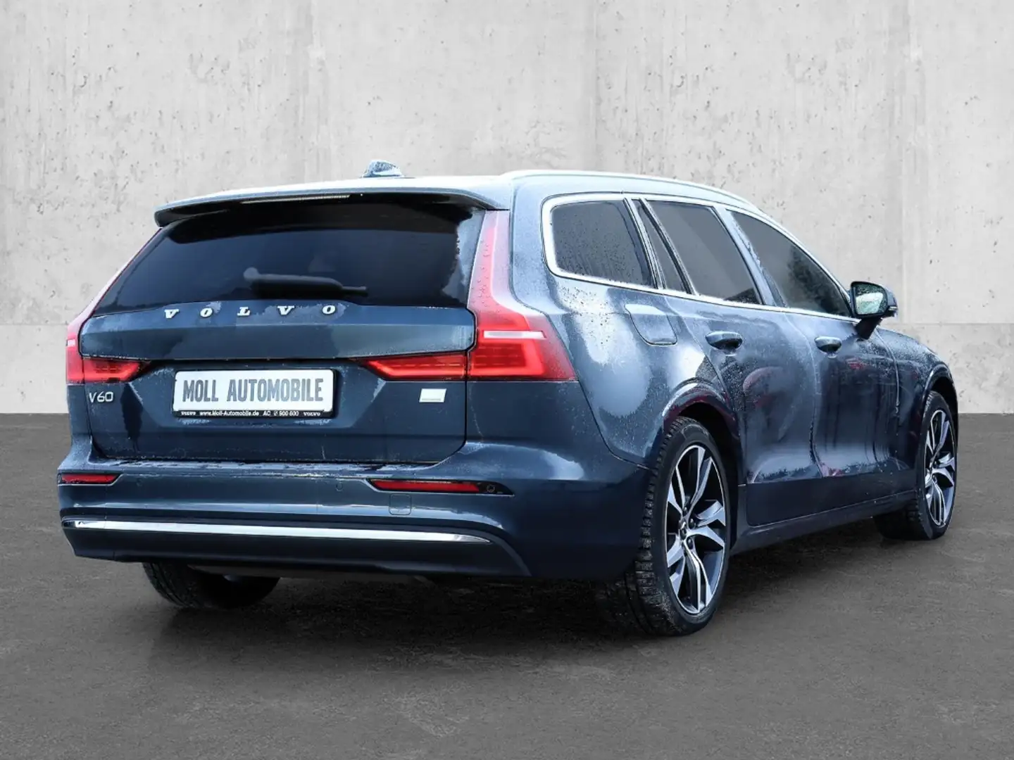 Volvo V60 Kombi Plus Bright Recharge Plug-In Hybrid AWD T6 T Niebieski - 2