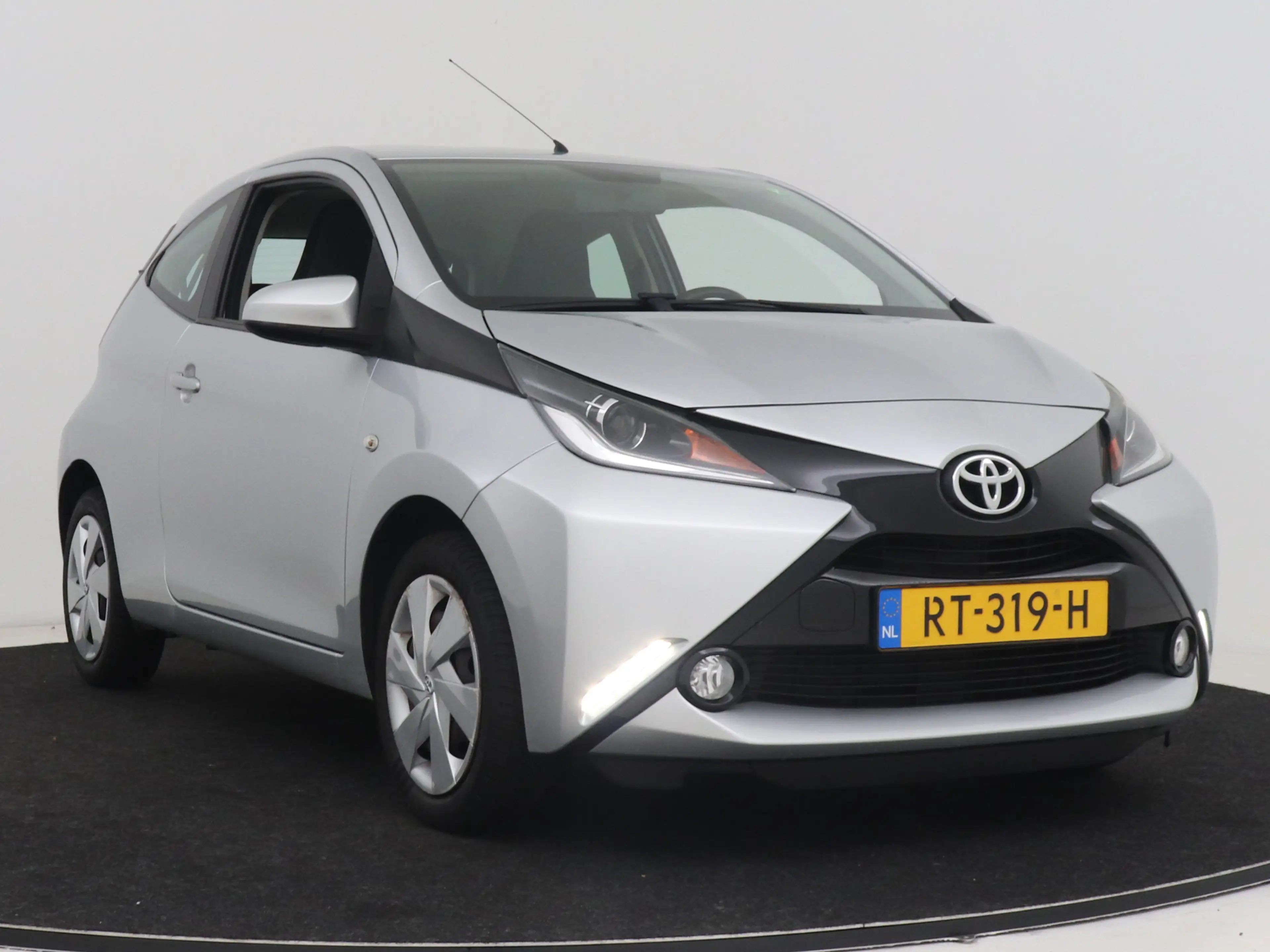 Toyota Aygo 1.0 VVT-i x-play Automaat | Airco | Achteruitrijca — photo 13