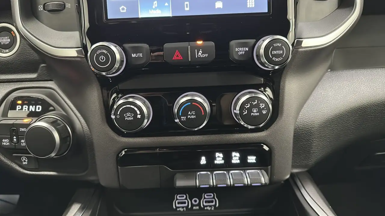 RAM 1500 снимка RAM 1500