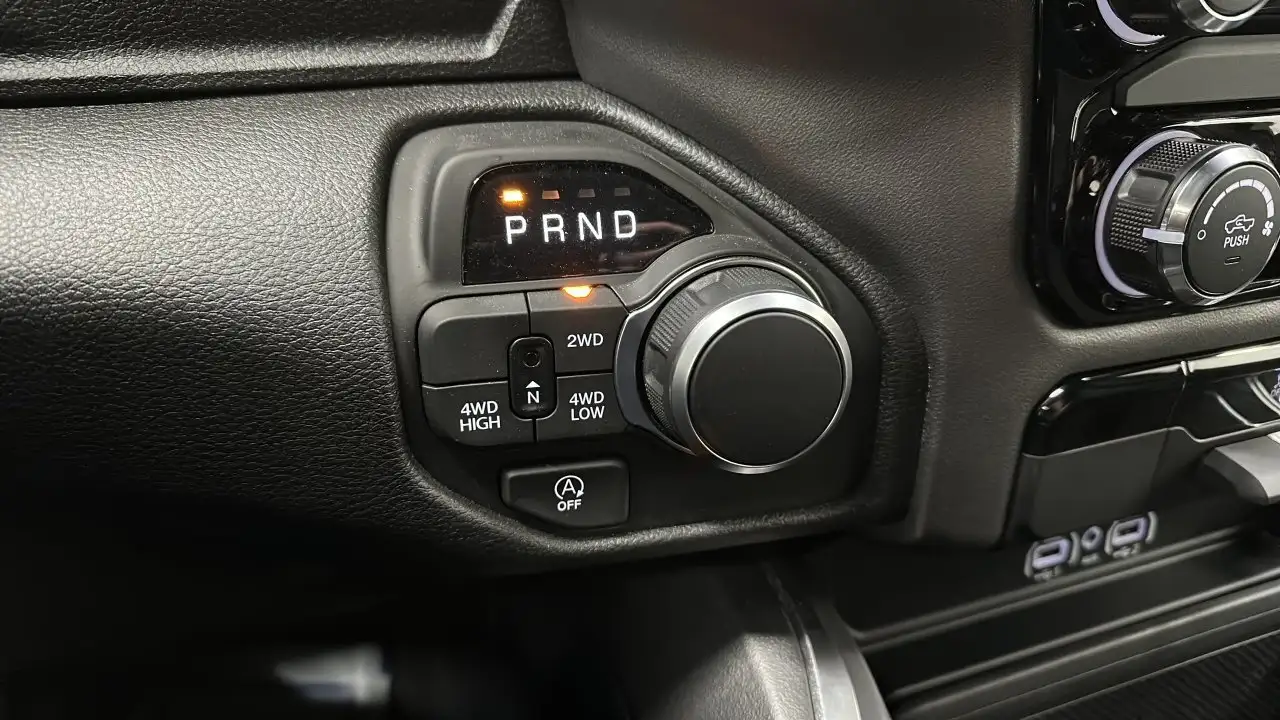 RAM 1500 снимка RAM 1500