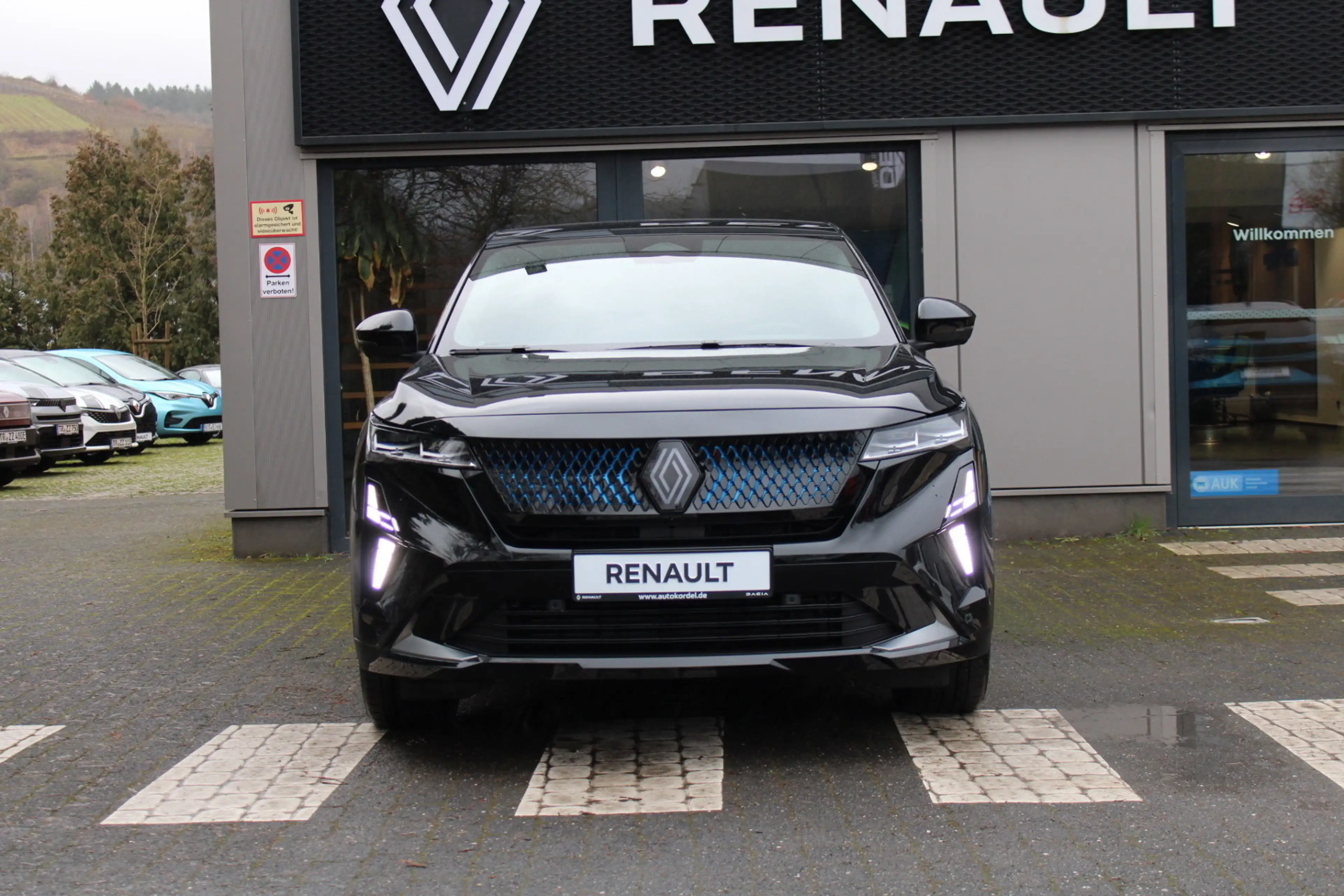 Renault Rafale Atelier Alpine Plug-in Hybrid 300 4x4 — photo 2