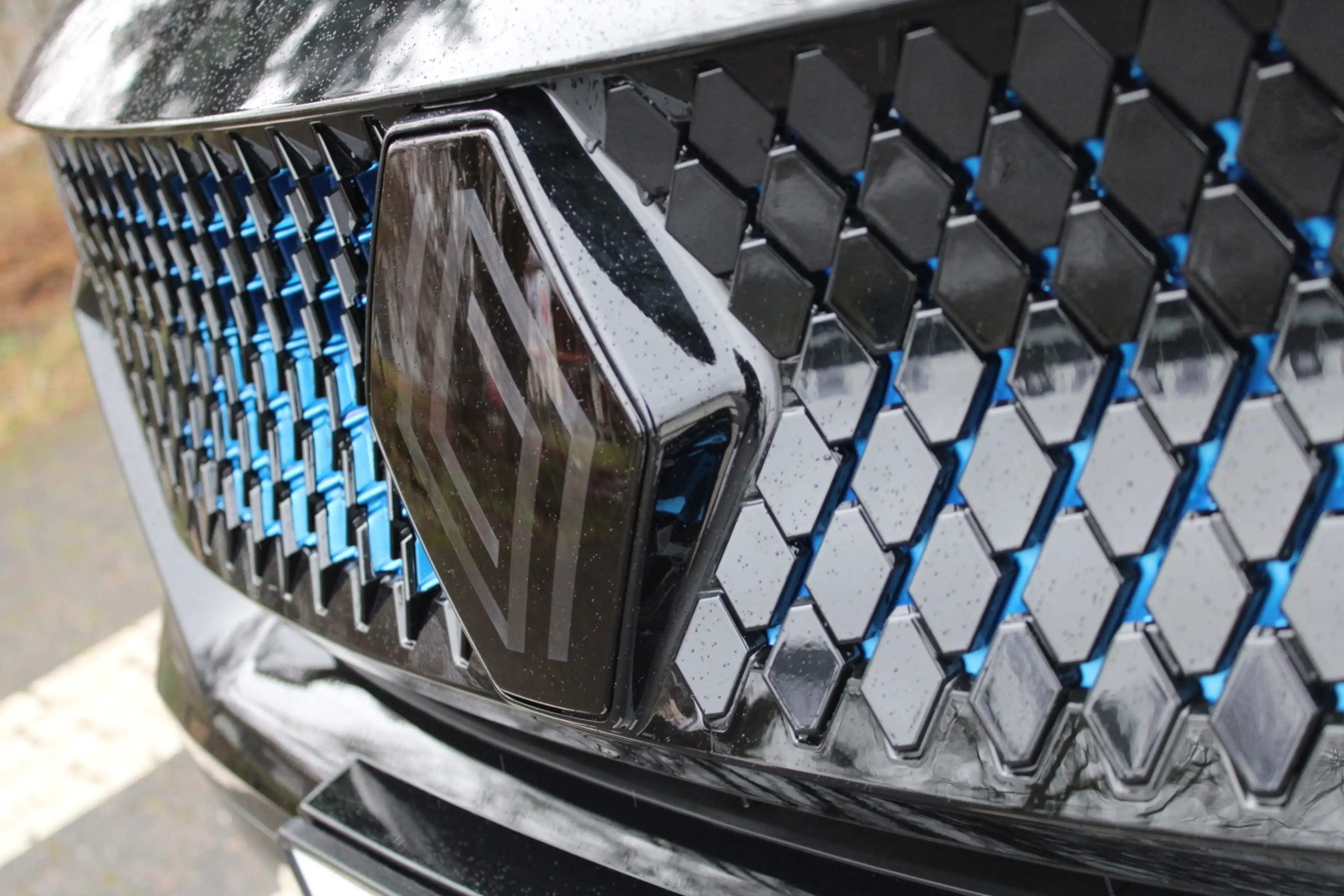 Renault Rafale Atelier Alpine Plug-in Hybrid 300 4x4 — photo 4