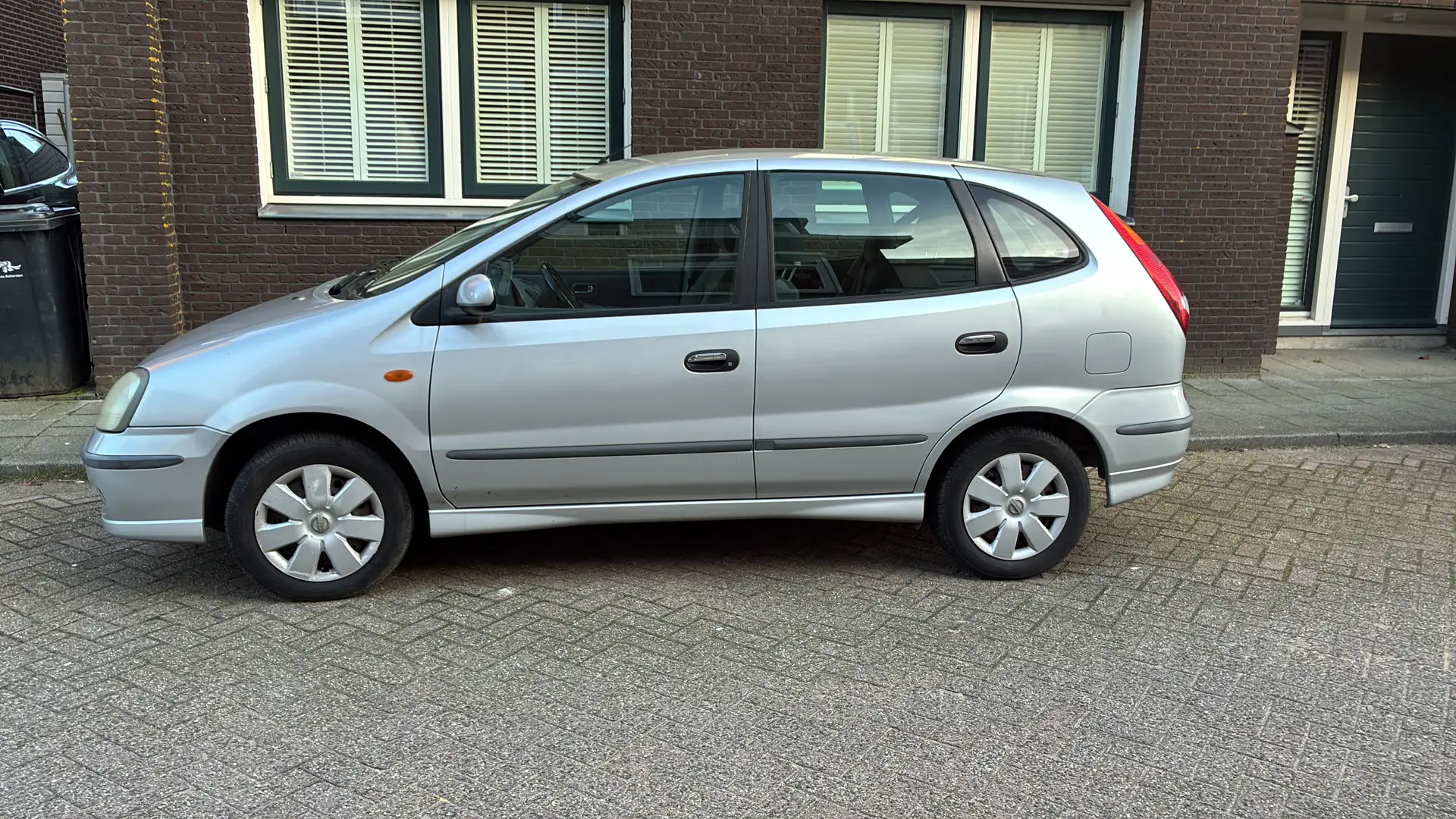 Nissan Almera Tino Almera Tino 1.8 Acenta Grau - 1
