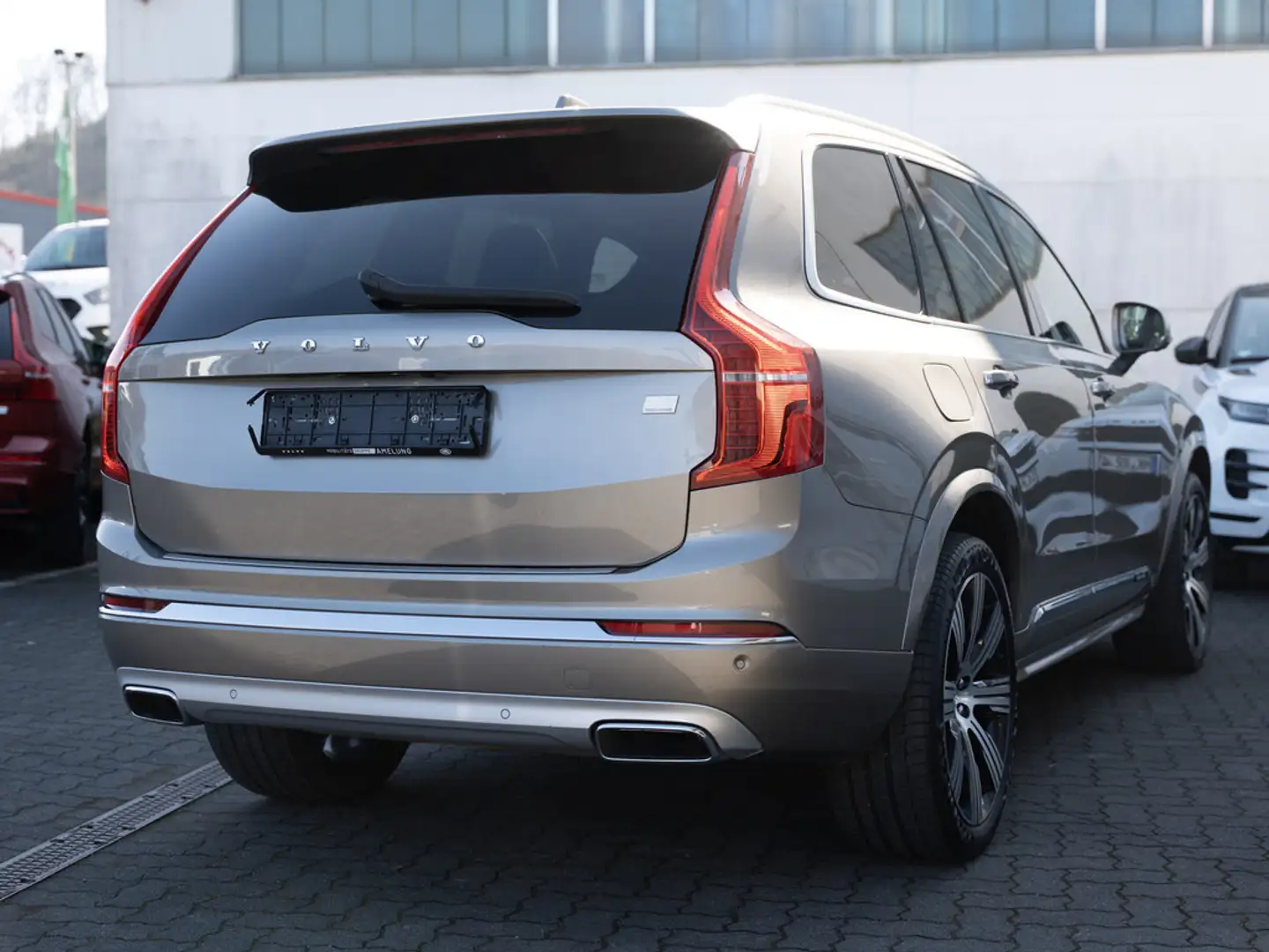 Volvo XC90 T8 Recharge Inscription AWD HUD AHK PANO Grau - 2