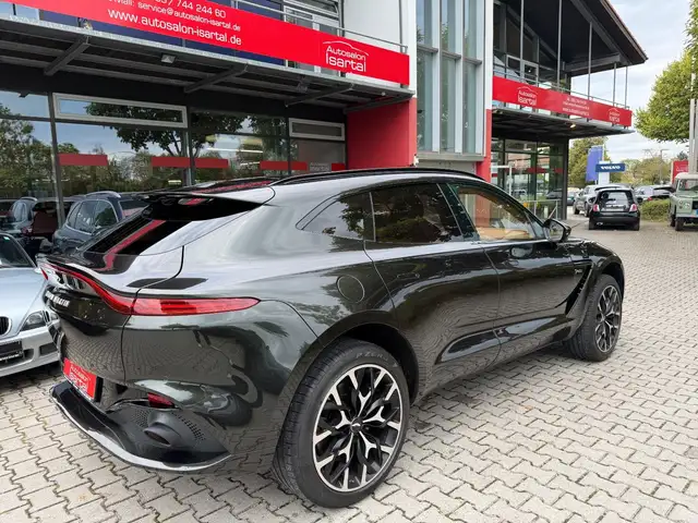 Aston Martin DBX view 9
