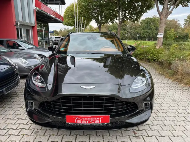 Aston Martin DBX view 13