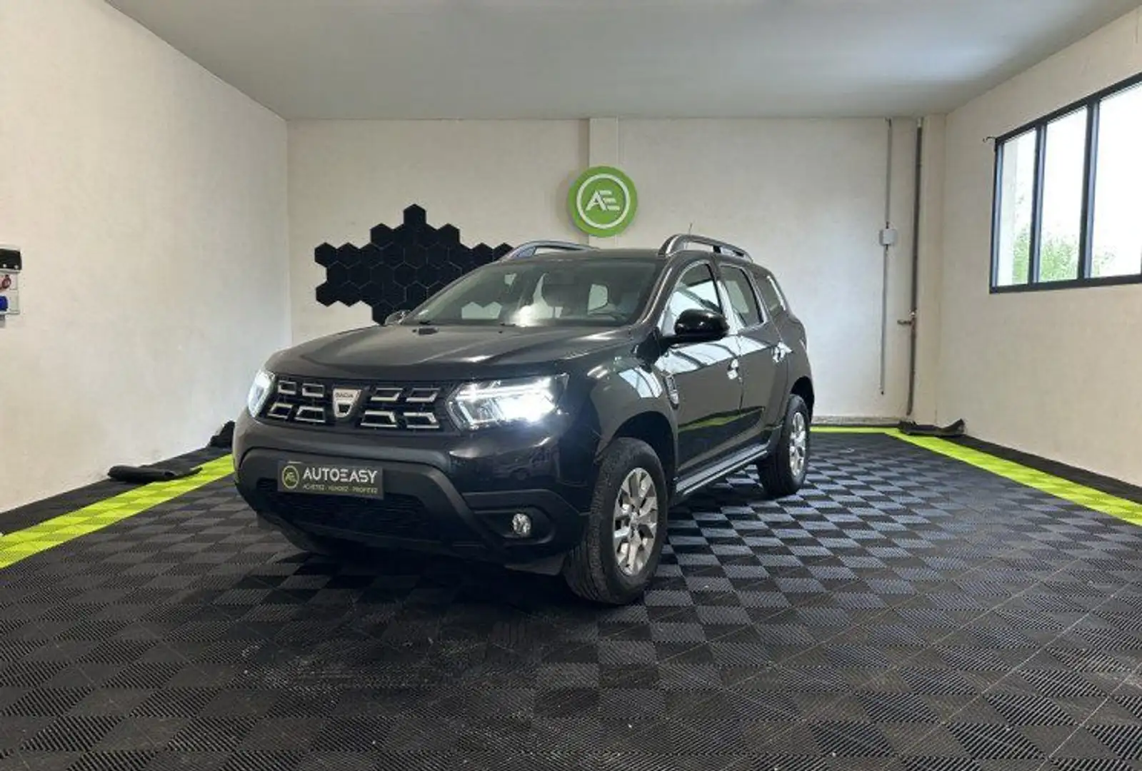 Dacia Duster 1.3 TCe FAP Confort 4x2 Schwarz - 1