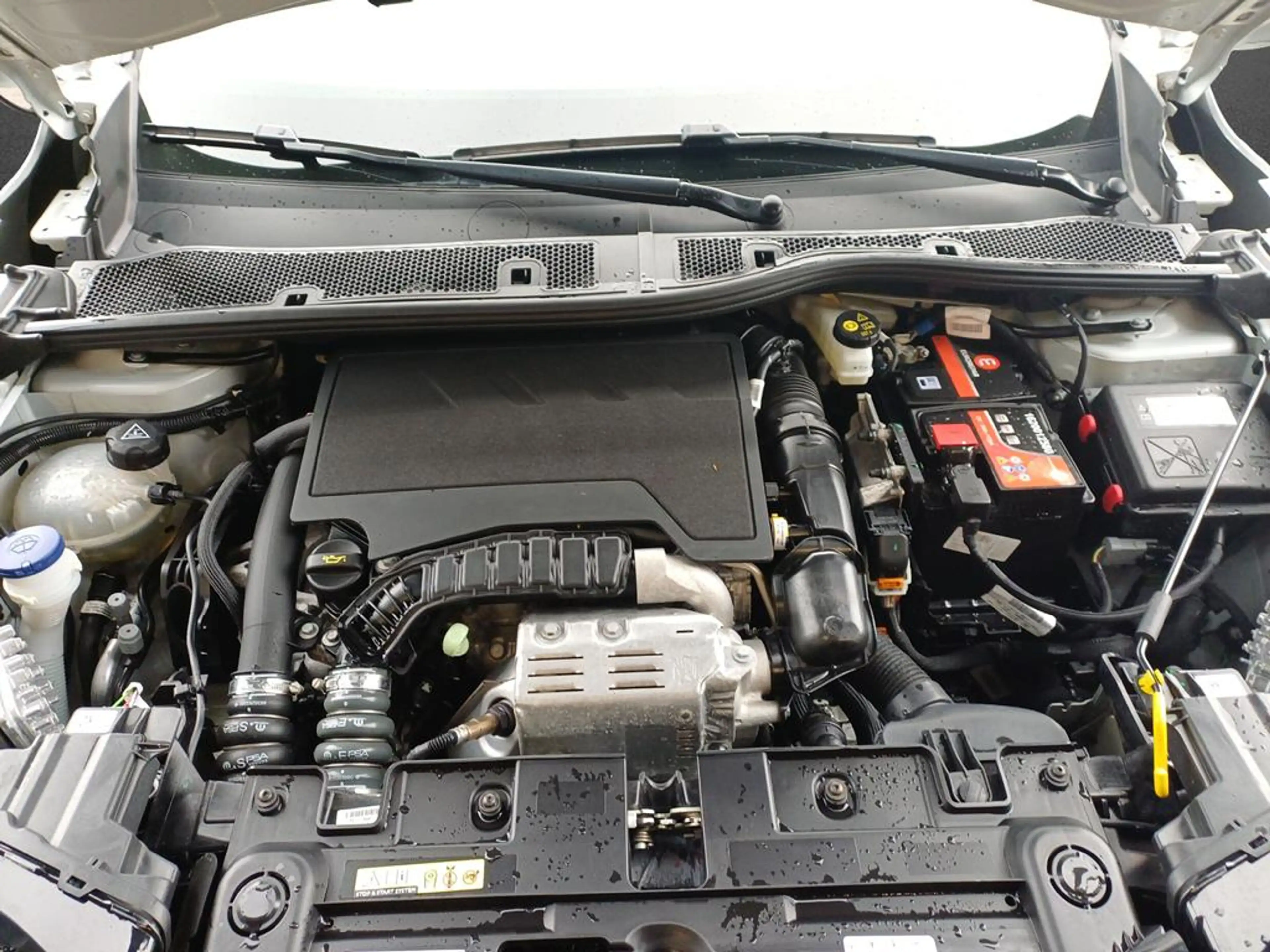 DS Automobiles DS 3 Crossback Performance Line + — photo 8