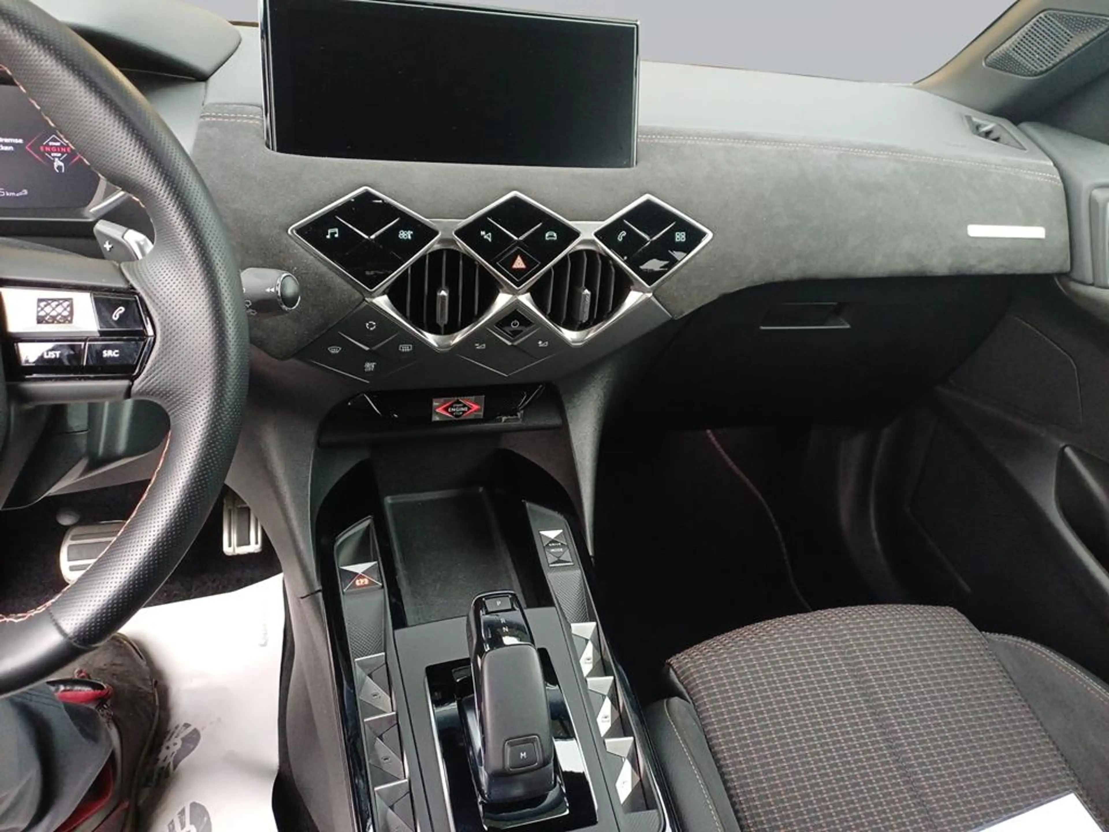 DS Automobiles DS 3 Crossback Performance Line + — photo 14