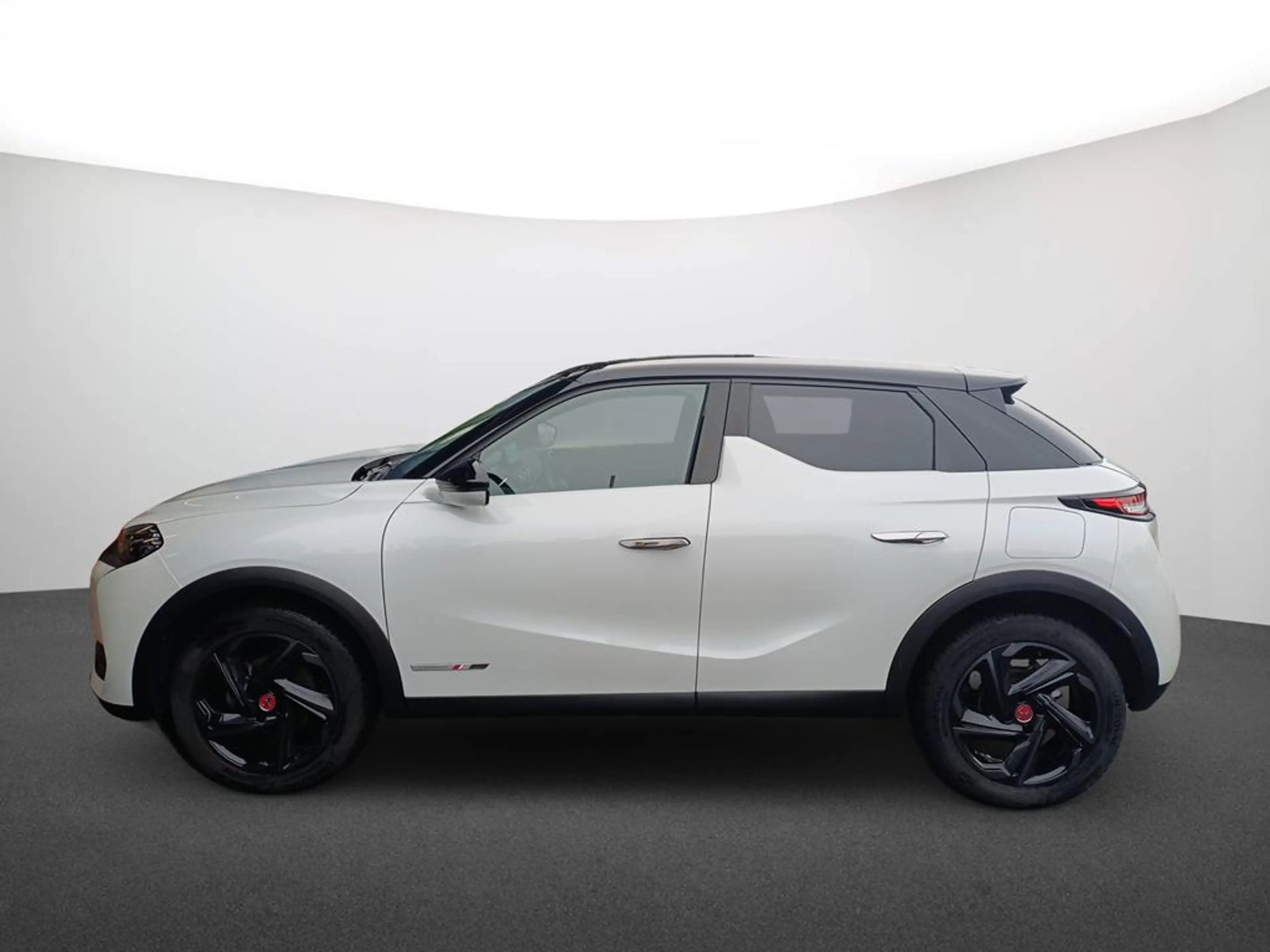 DS Automobiles DS 3 Crossback Performance Line + — photo 5