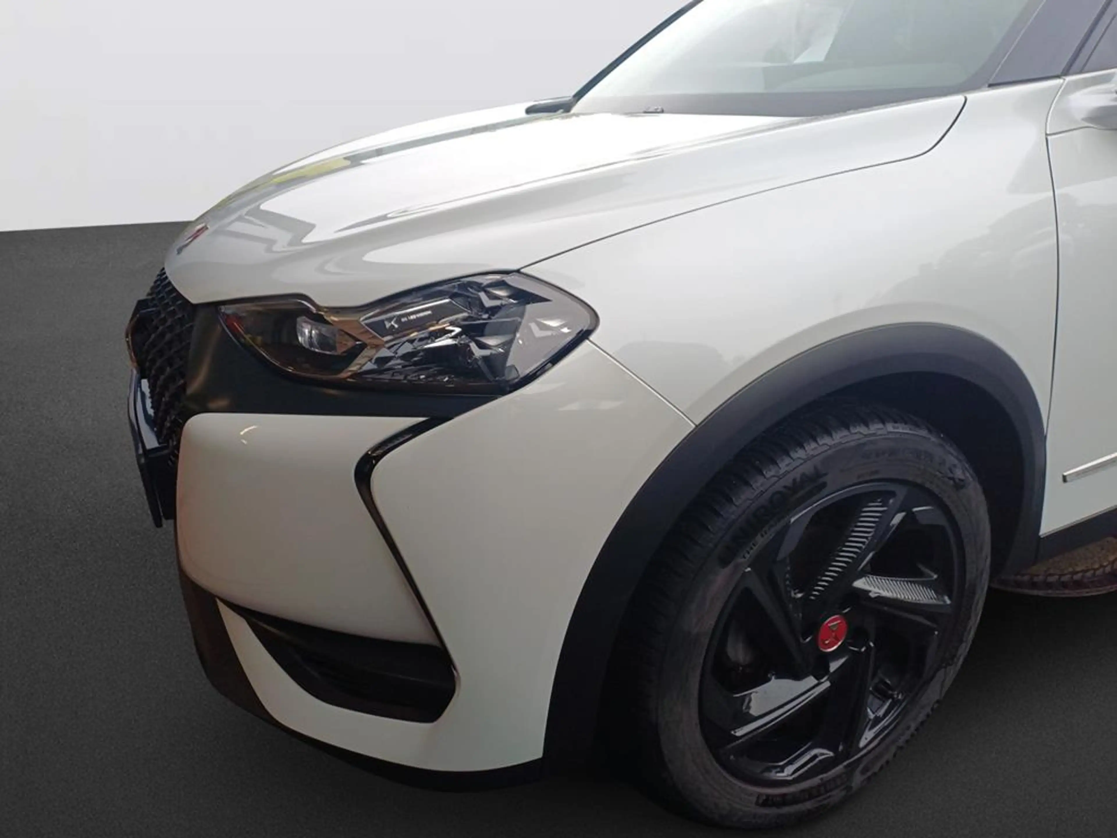 DS Automobiles DS 3 Crossback Performance Line + — photo 11