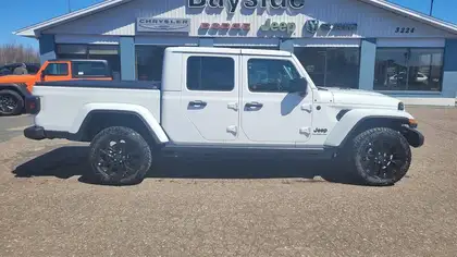 White 2026 Jeep Gladiator NightHawk Crew Cab 4WD Pickup Truck 8-Speed Automatic