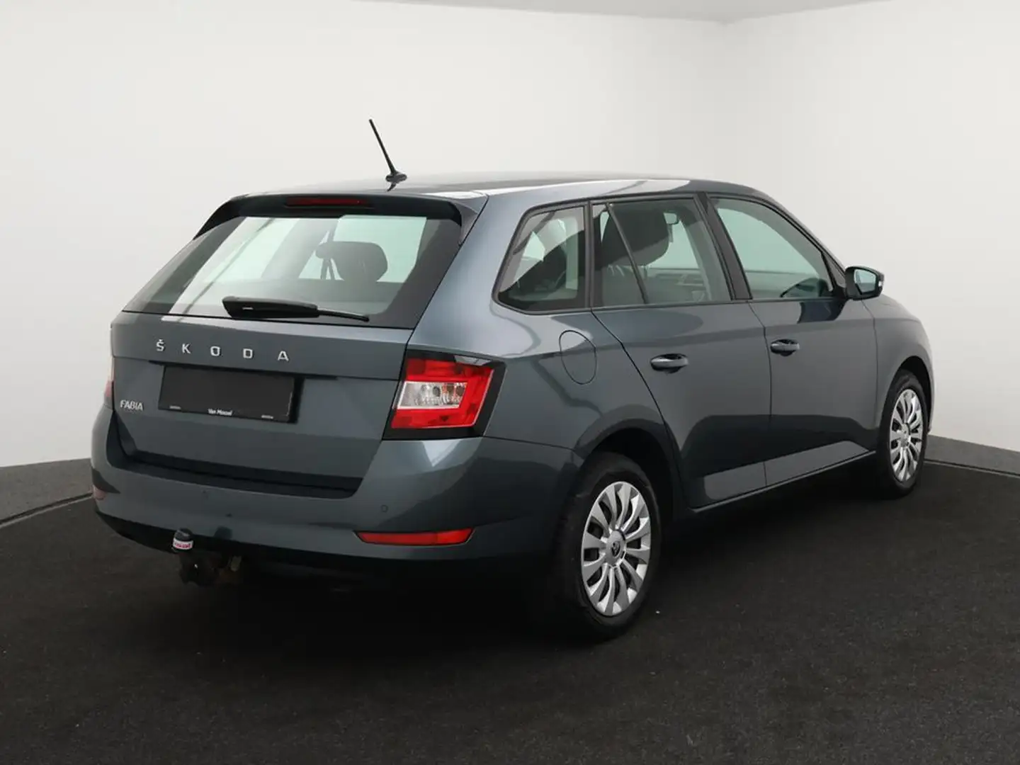 Skoda Fabia Fabia Combi Ambition 1.0TSI 95PK *TREKHAAK*NAVI*AI Grijs - 2
