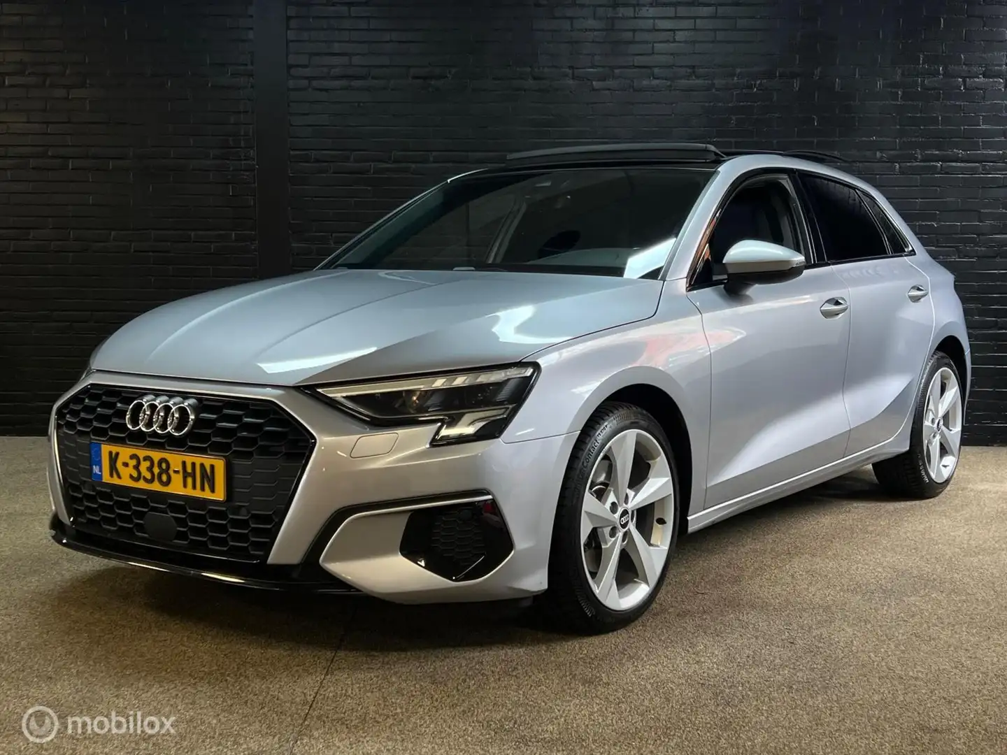 Audi A3 Sportback 30 TFSI Pro Line Gris - 1
