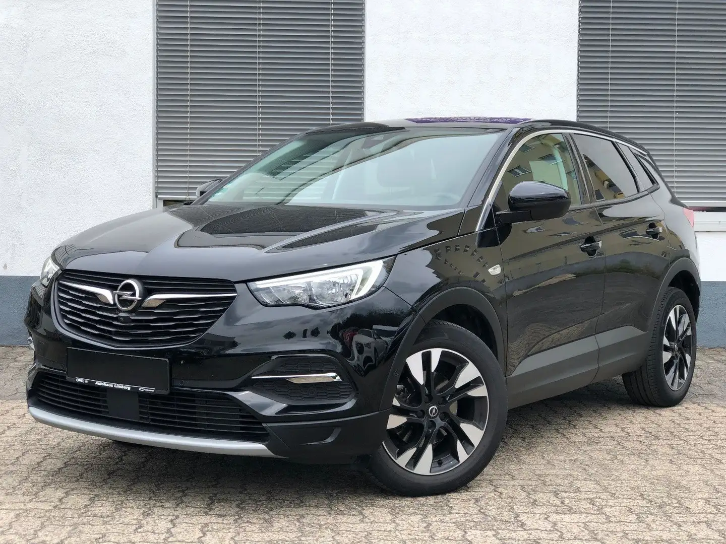 Opel Grandland X 1.2 Turbo Aut. Innovation * 1.Hand Schwarz - 2