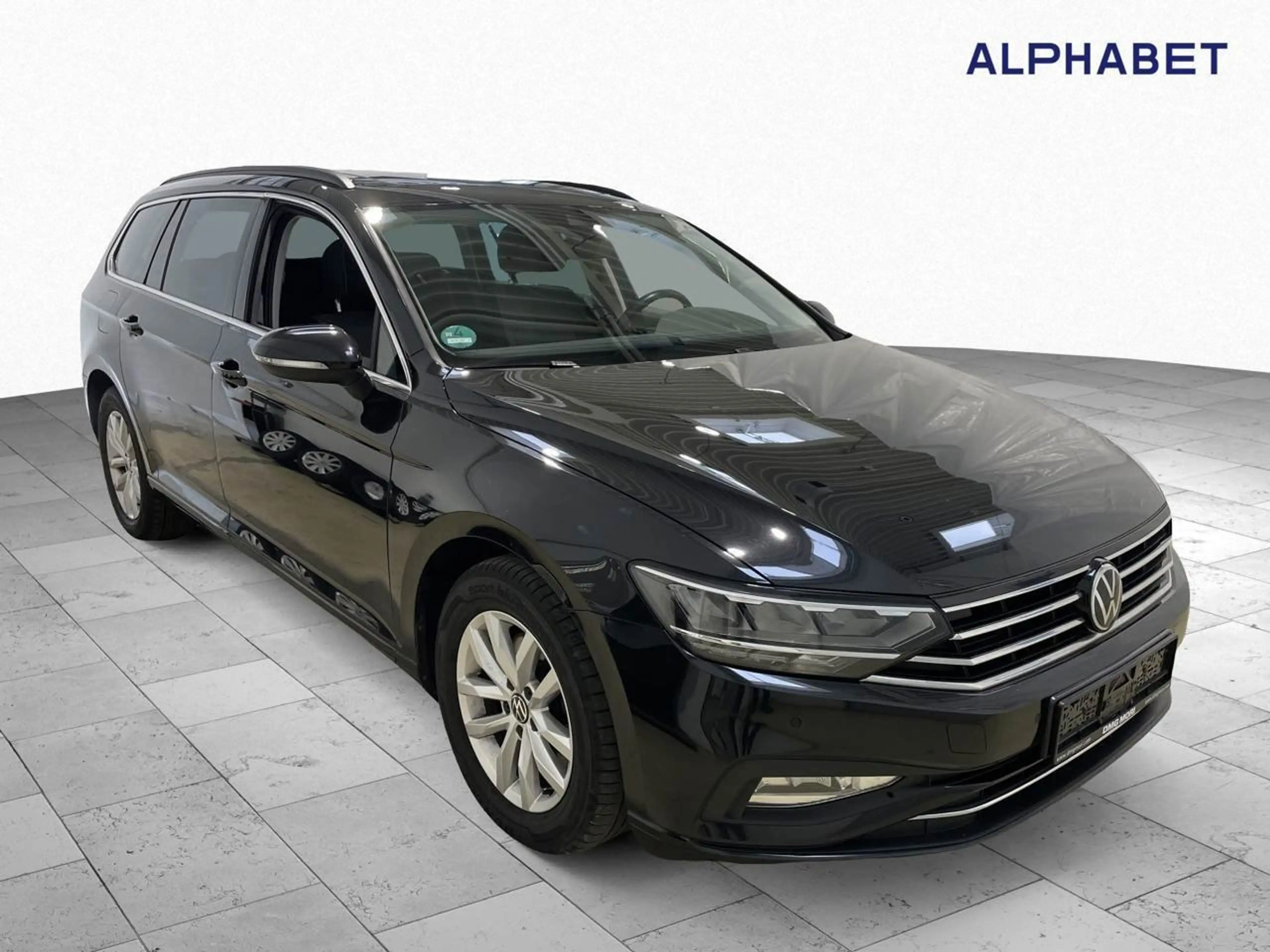 Volkswagen Passat Variant 2.0 TDI BMT Business AHK Pano ACC — photo 8