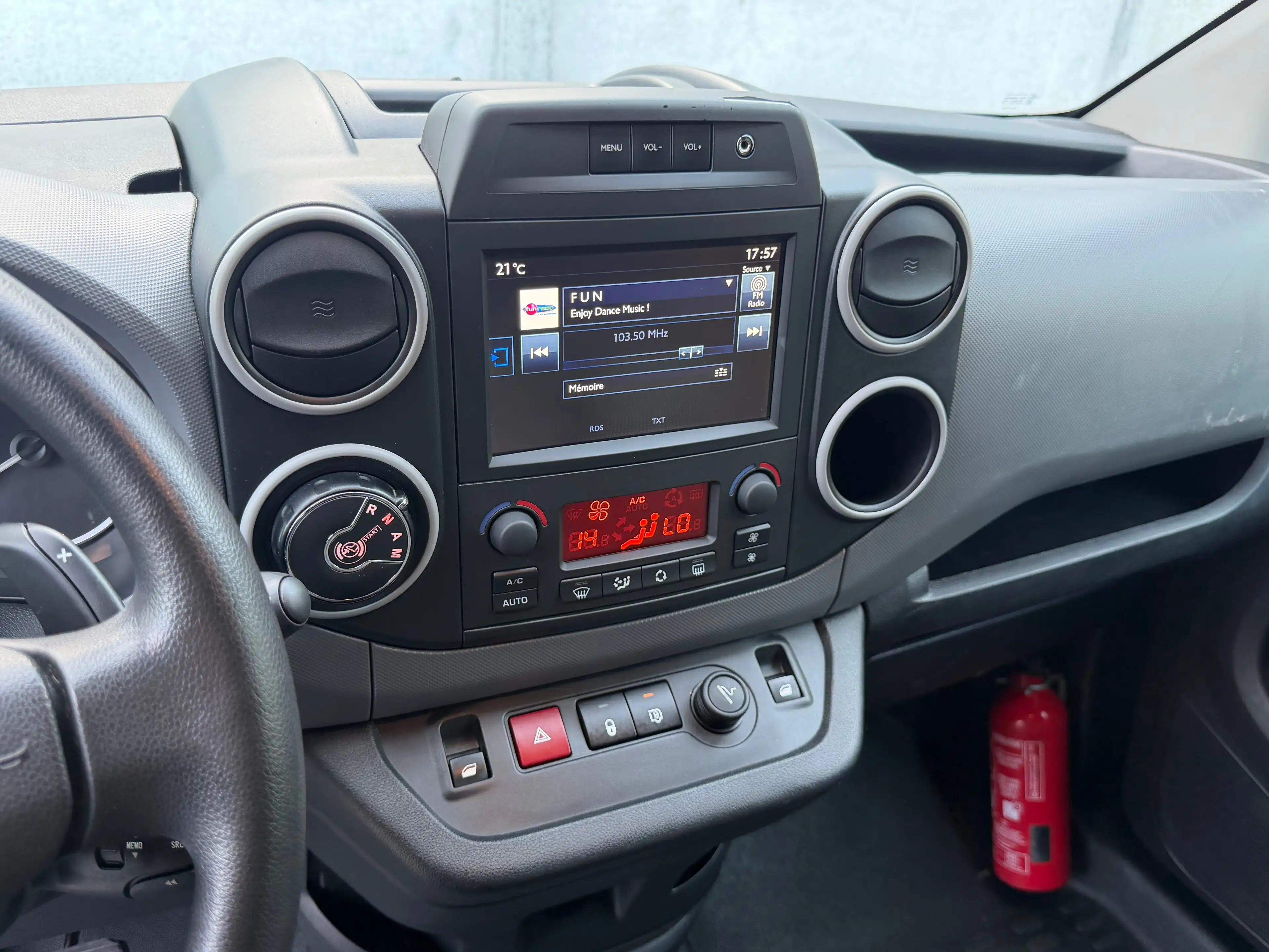 Peugeot Partner Automatique - Camera - CarPlay - 3 places - Cruise control — photo 11