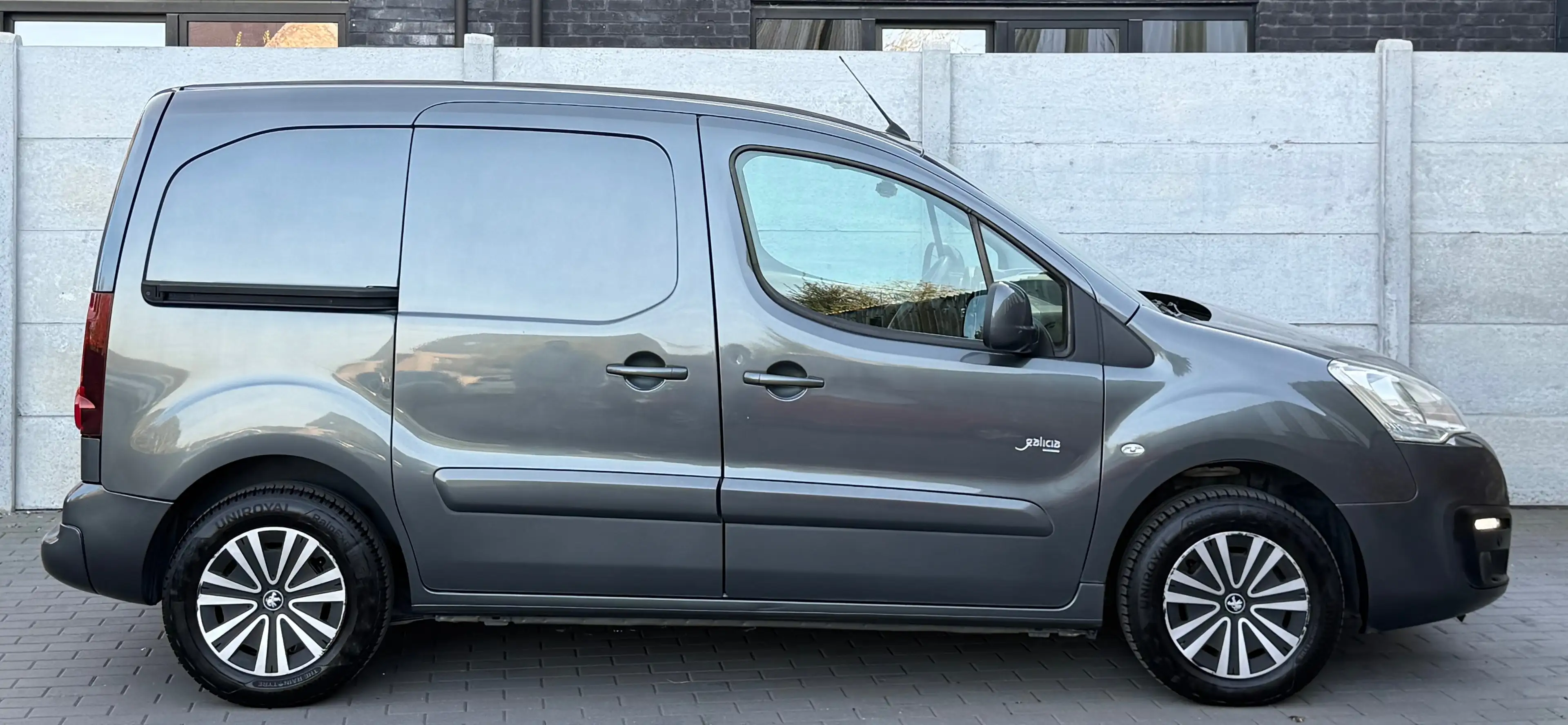 Peugeot Partner Automatique - Camera - CarPlay - 3 places - Cruise control — photo 4