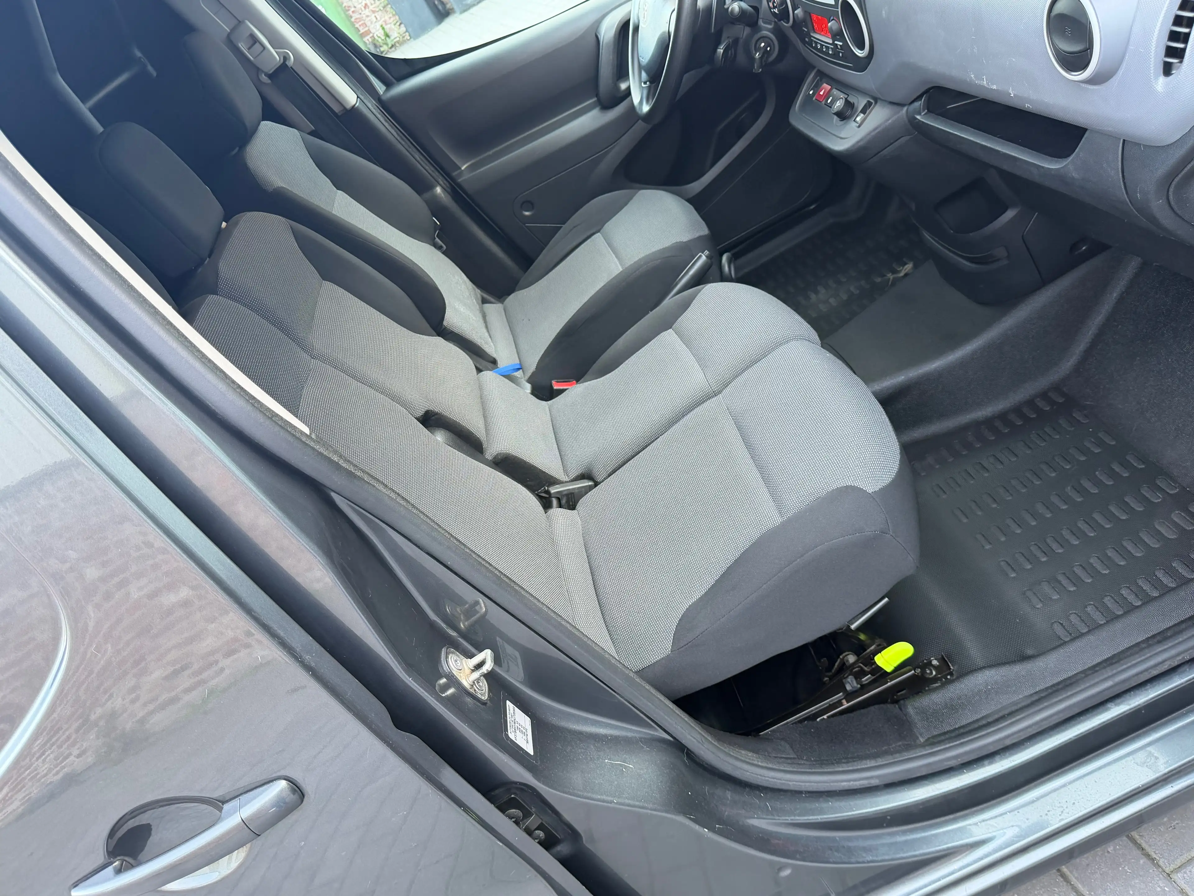 Peugeot Partner Automatique - Camera - CarPlay - 3 places - Cruise control — photo 10