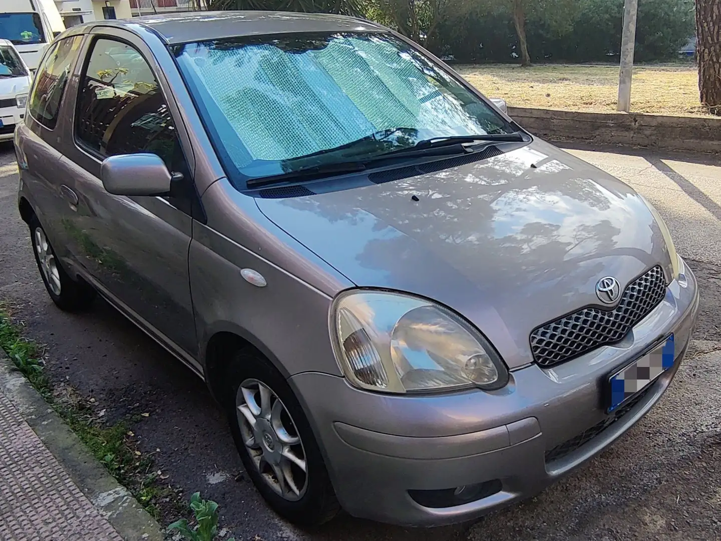 Toyota Yaris Yaris I 2003 3p 1.4 d-4d Argento - 1