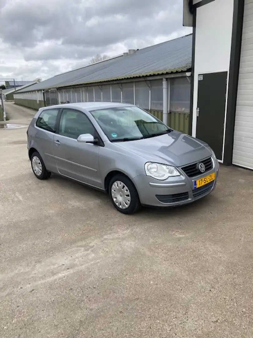 Volkswagen Polo 1.4-16V Trendline automaat vier nieuwe banden Grijs - 2