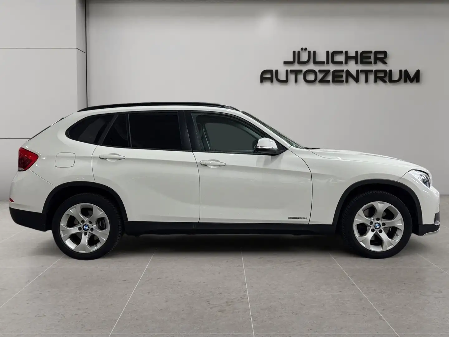 BMW X1 28 i sdrive Sport Line Aut., Inspektion Neu Blanc - 2