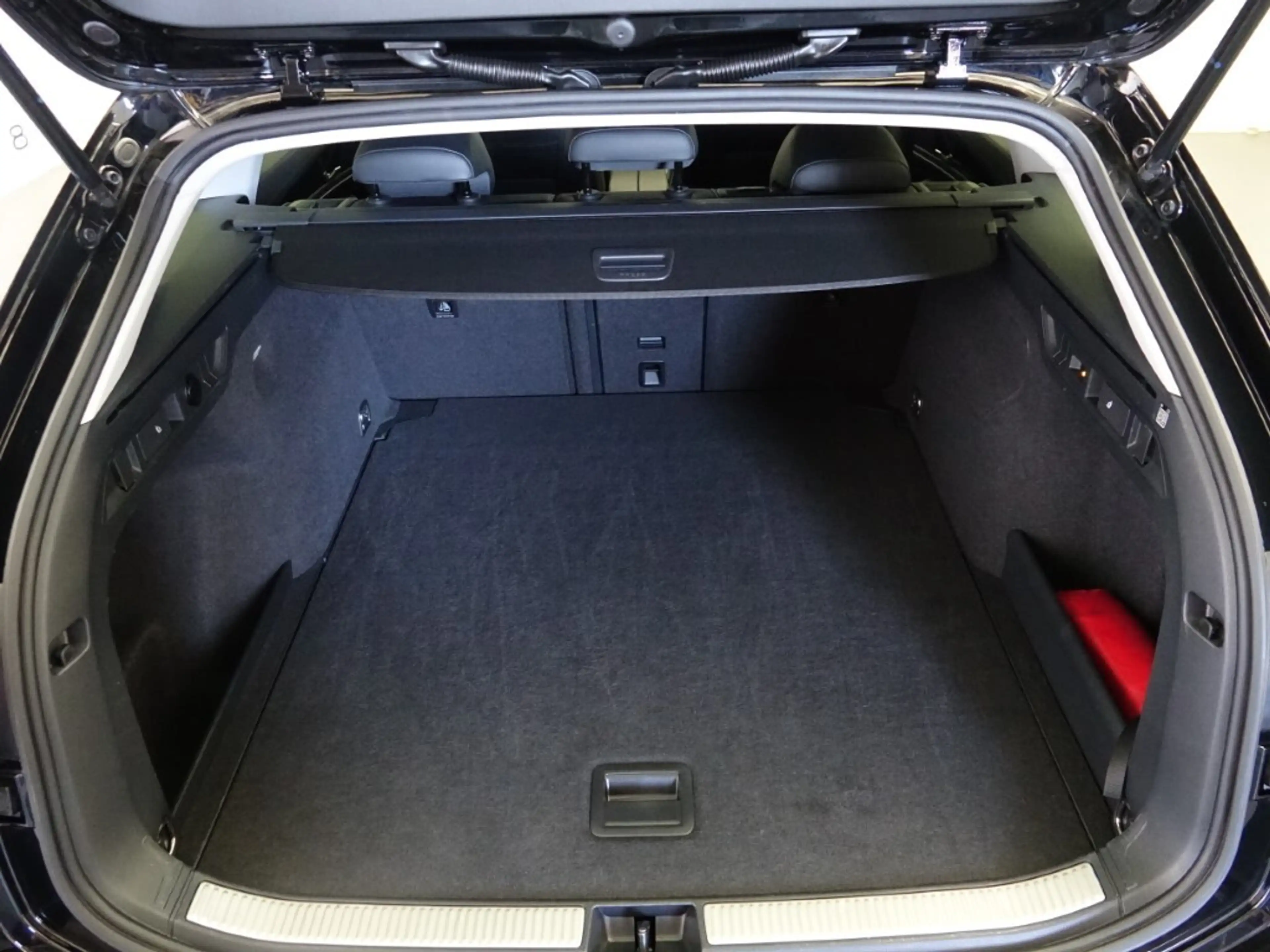 Volkswagen Passat Variant 2.0 TDI SCR Business DSG *ACC, LED, NAVI, RFK, ... — photo 14